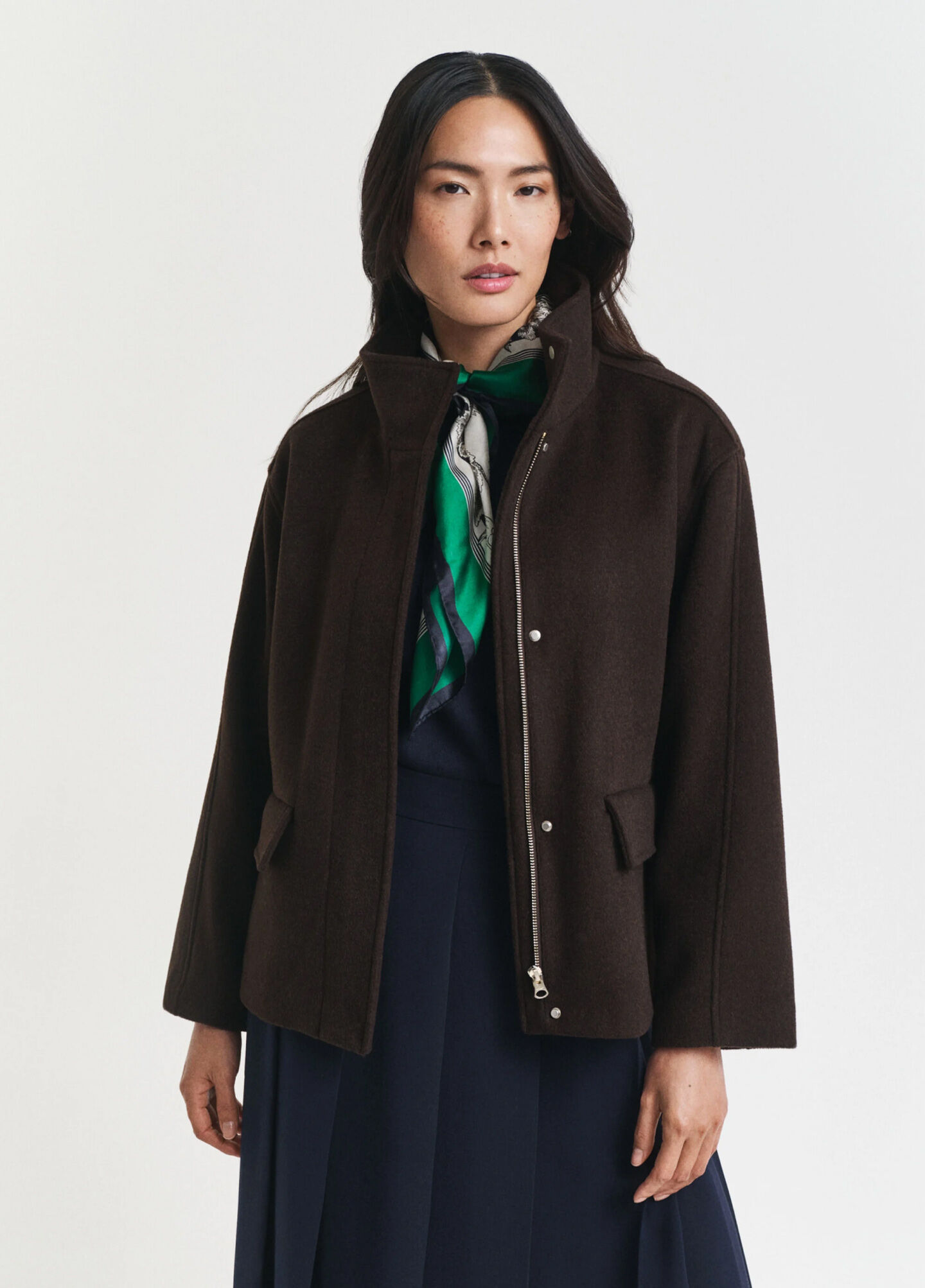 Giacca corta con zip in lana