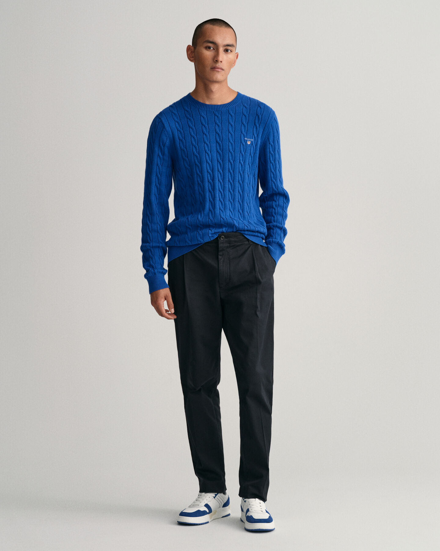 Maglia girocollo in cotone a trecce