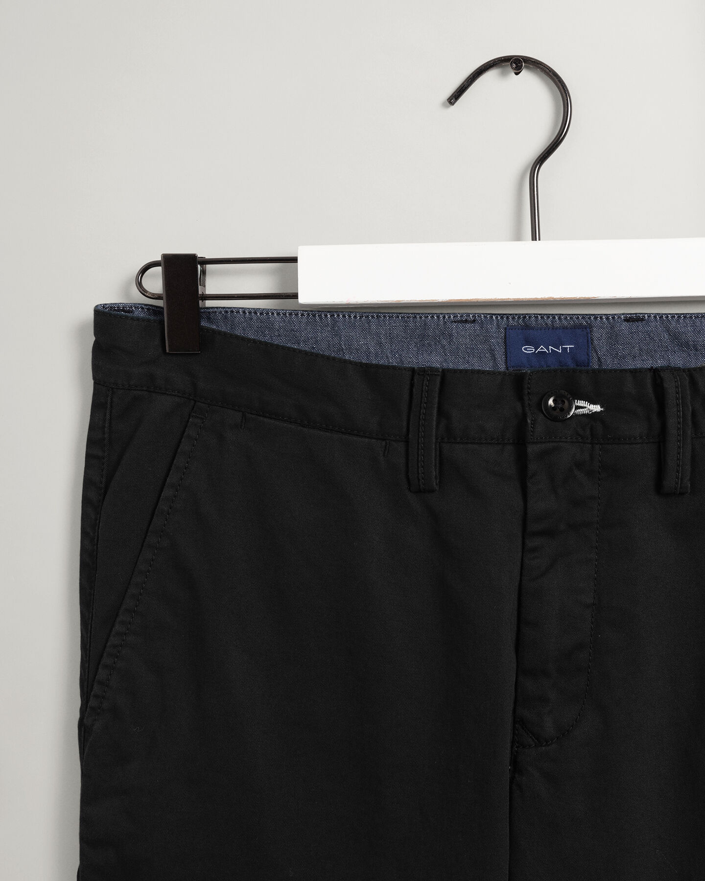 Pantaloni chino Hallden in twill slim fit