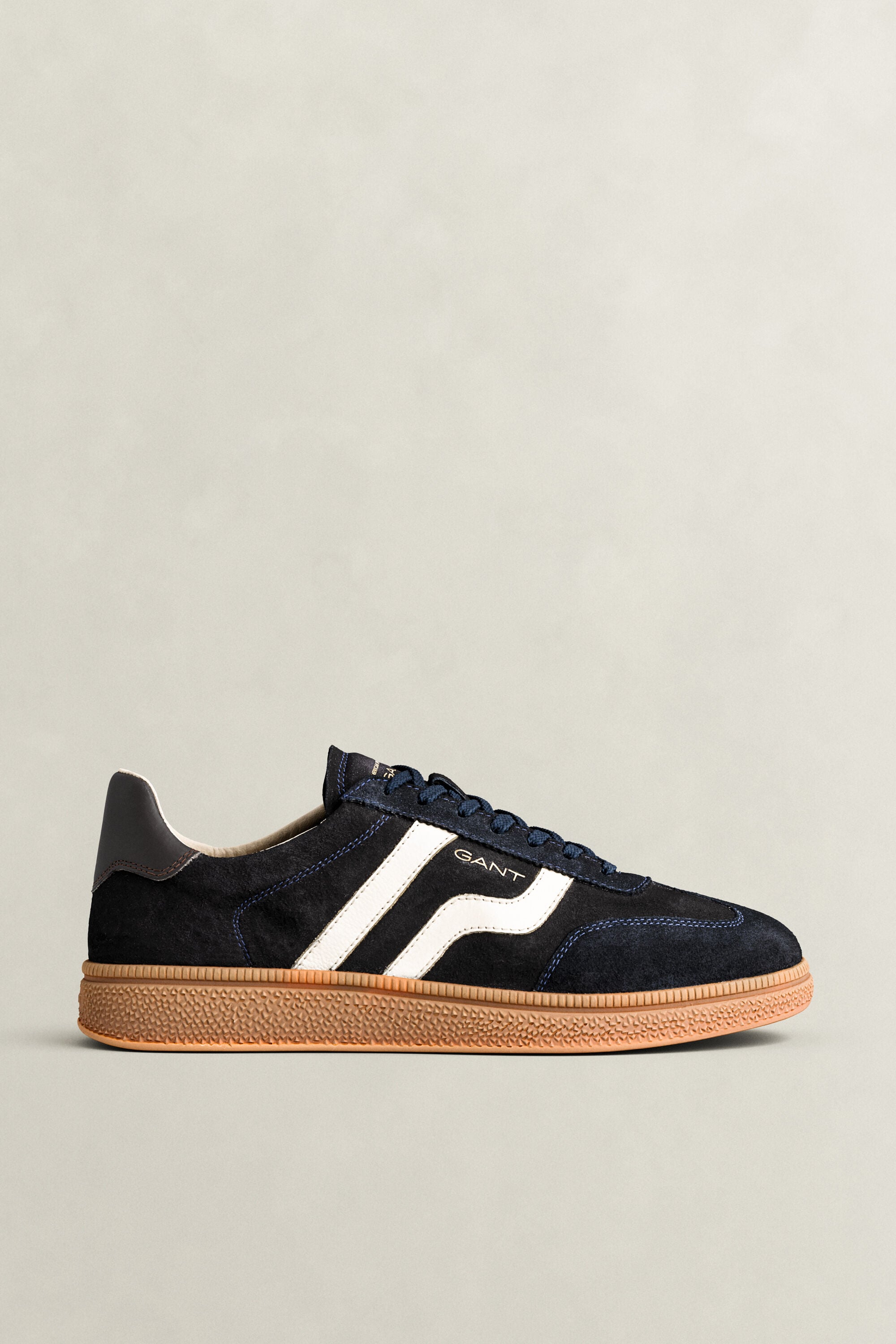 Sneakers Cuzmo in camoscio
