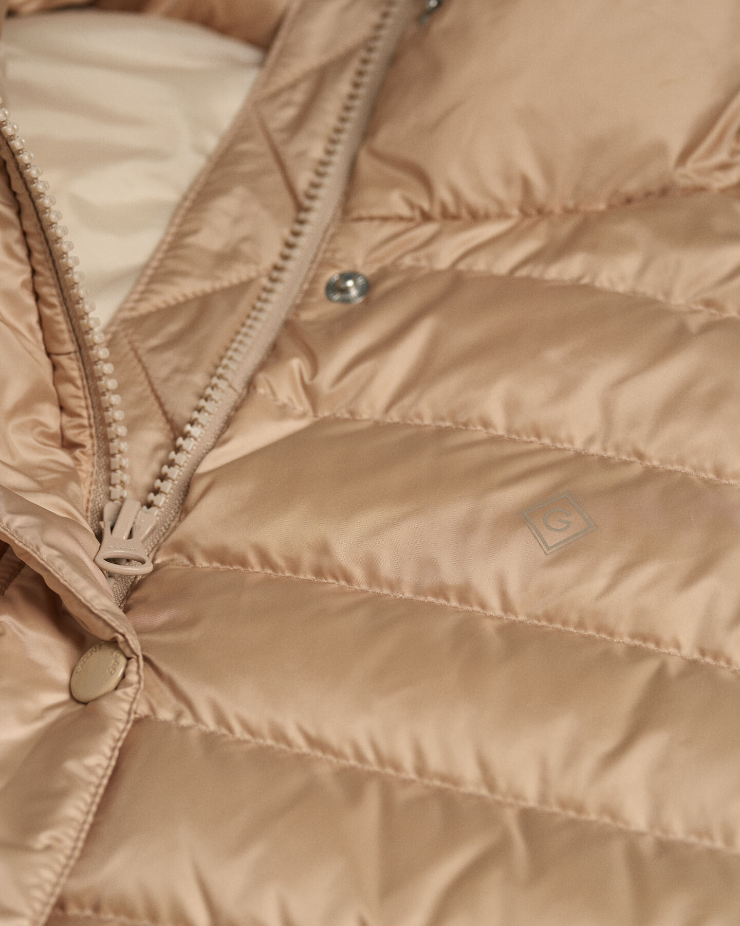 Piumino smanicato leggero