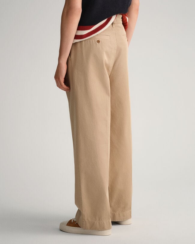 Pantaloni chino voluminosi con pinces