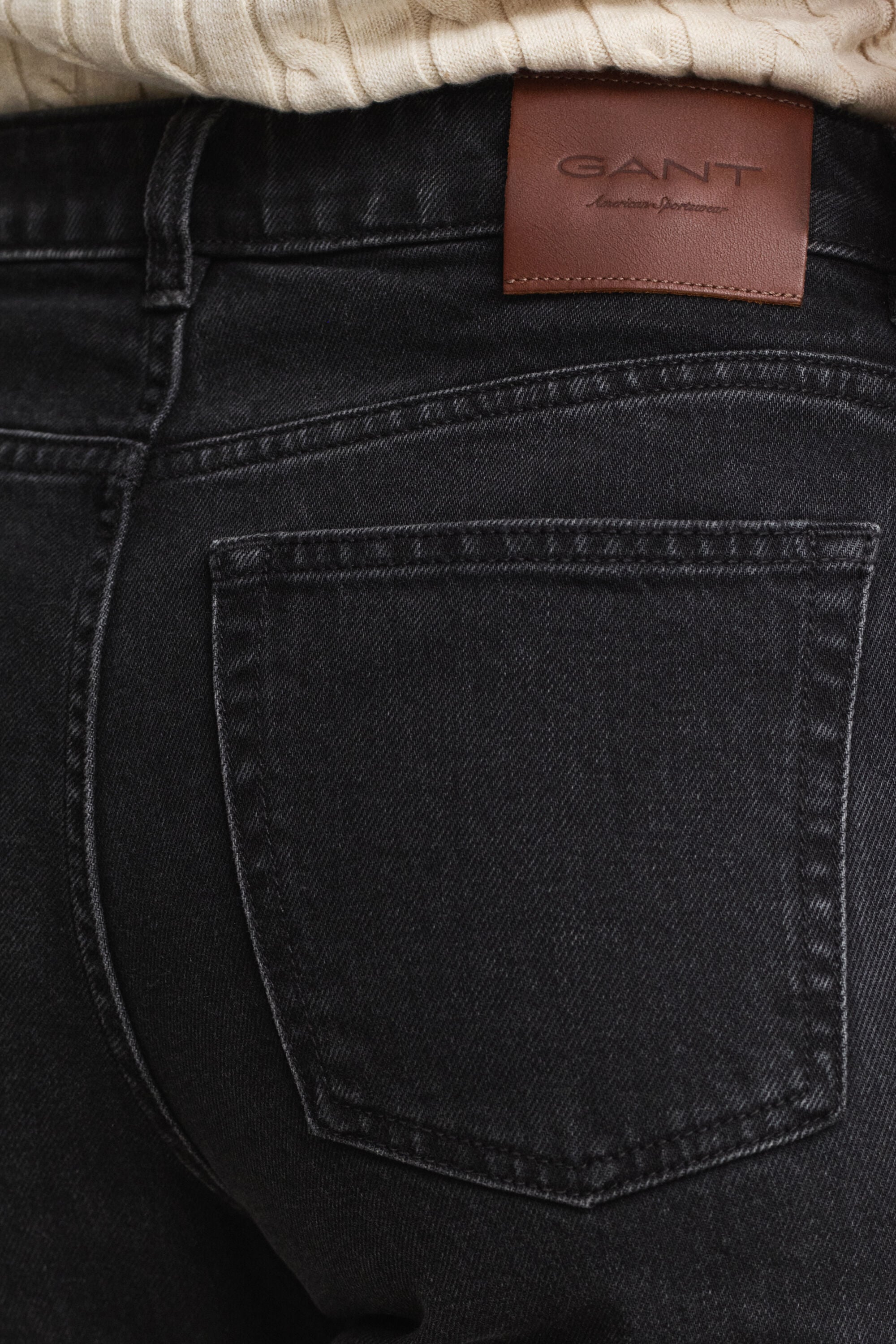 Jeans elasticizzati con gamba dritta