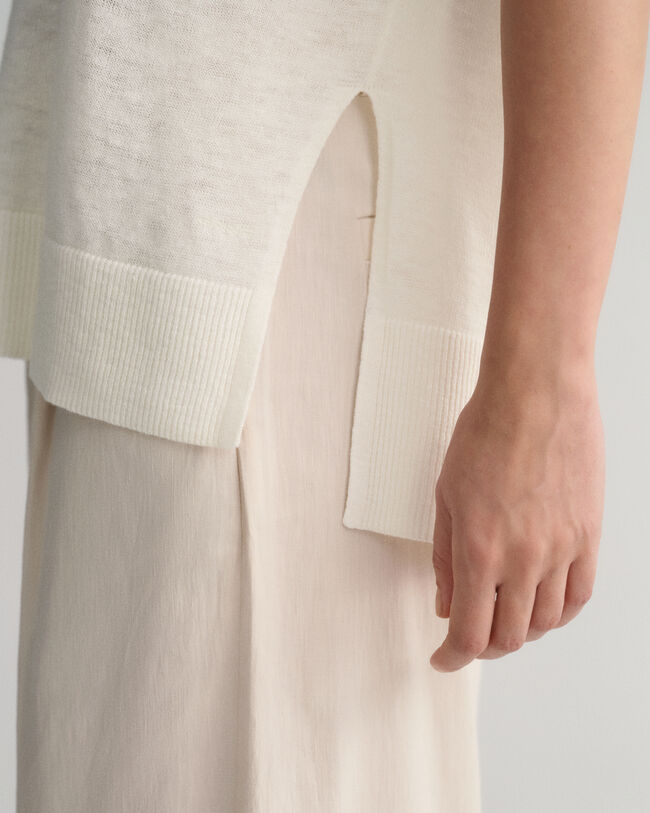 Smanicato con scollo a V in misto lino