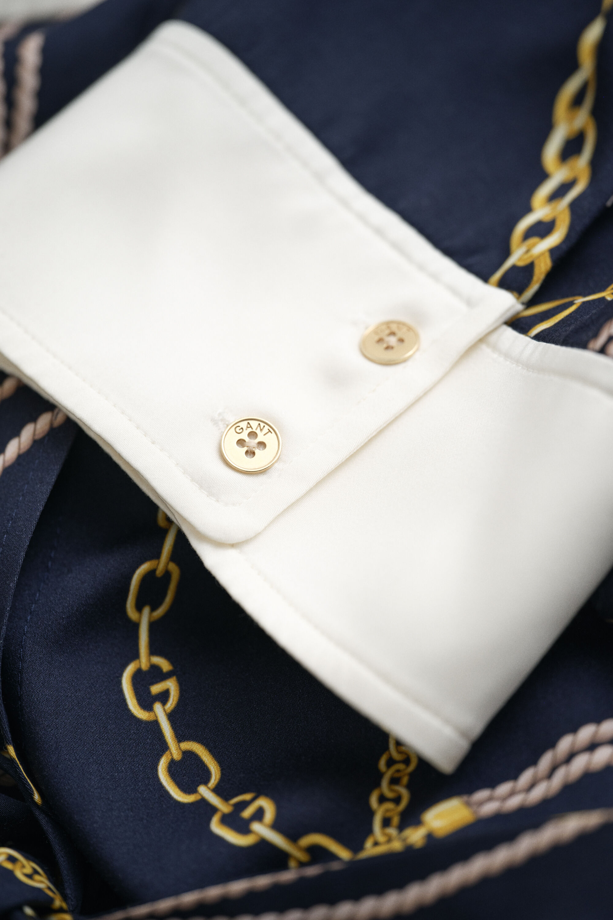 Abito chemisier con dettagli a contrasto