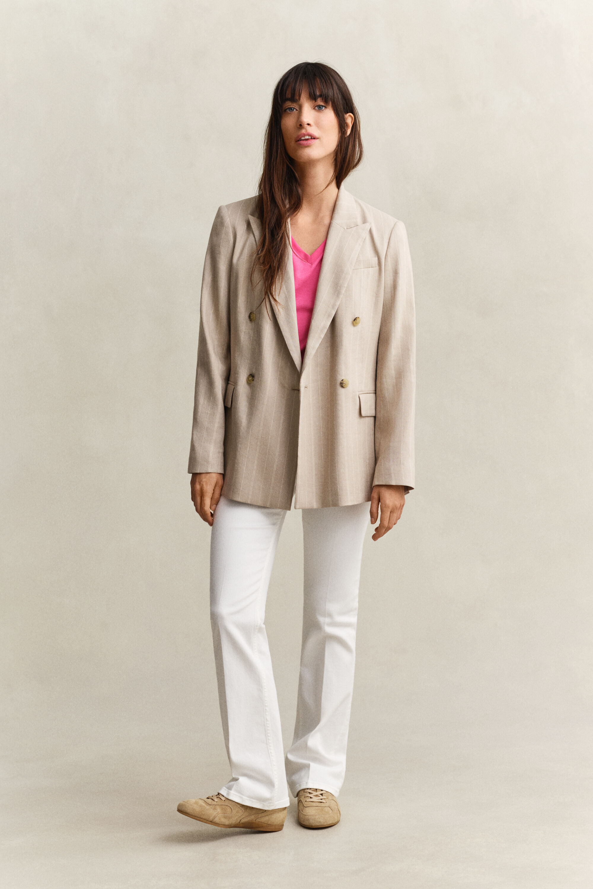 T-shirt Shield con scollo a V