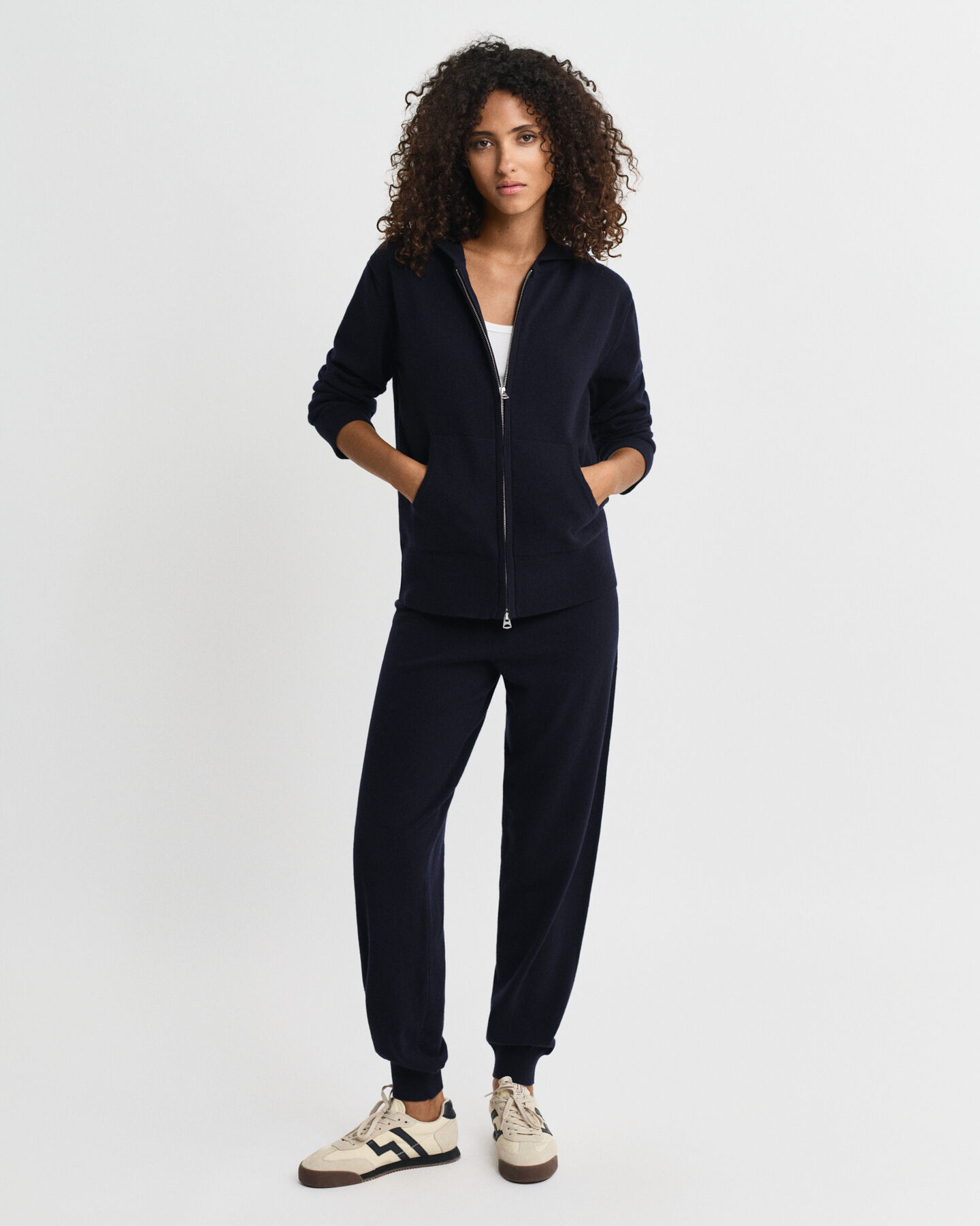 Pantaloni in pregiata e finissima lana d’agnello in maglia