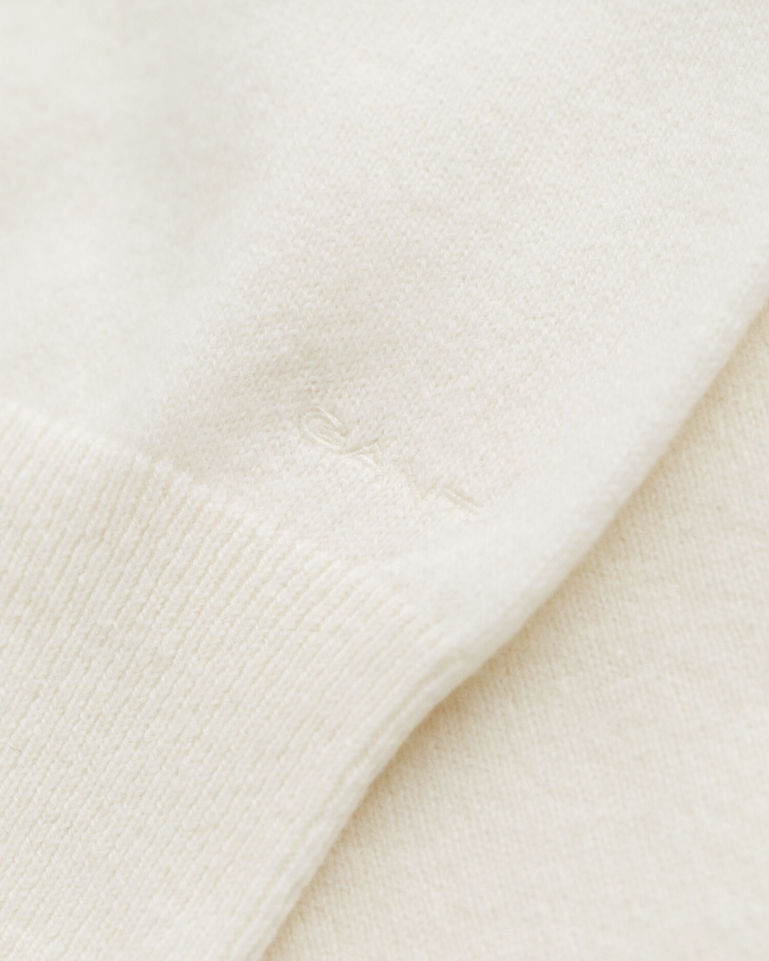 Maglia girocollo in finissima lana d’agnello