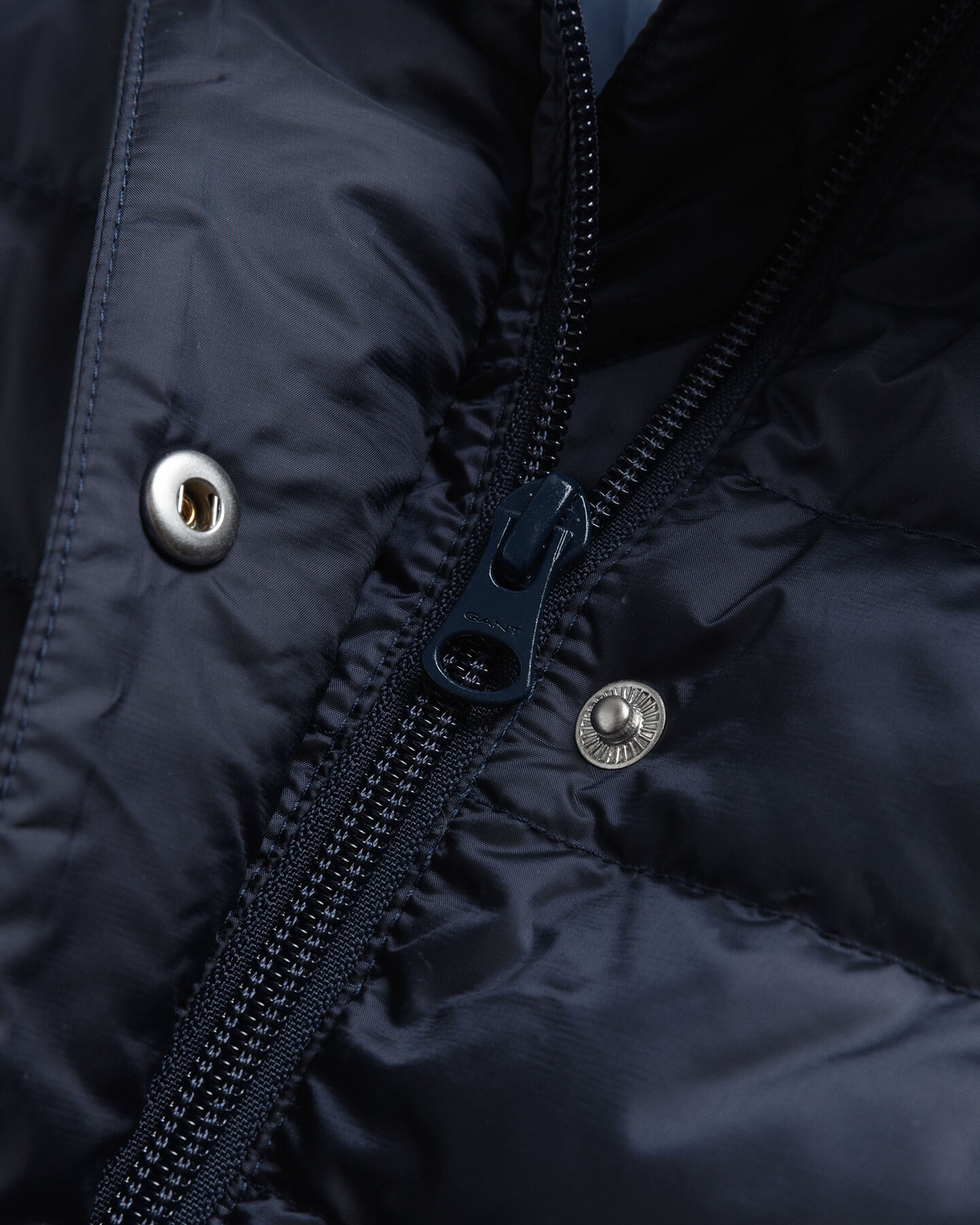 Piumino smanicato leggero