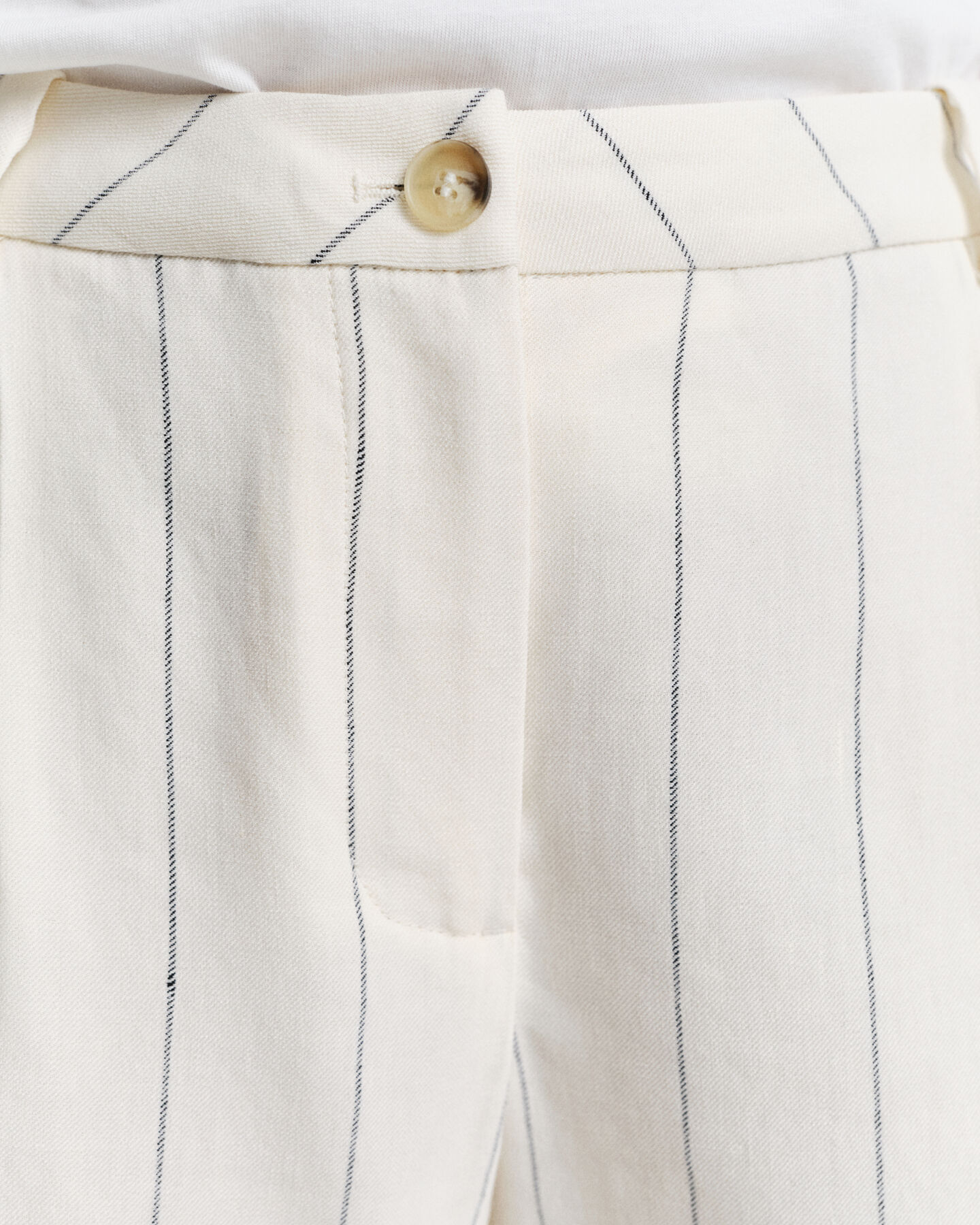 Pantaloncini di lino gessati