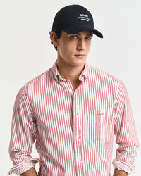 Cappellino con scritta grafica piccola