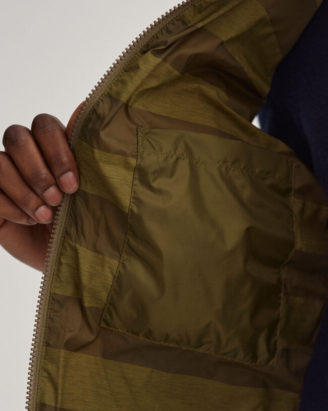 Piumino smanicato leggero