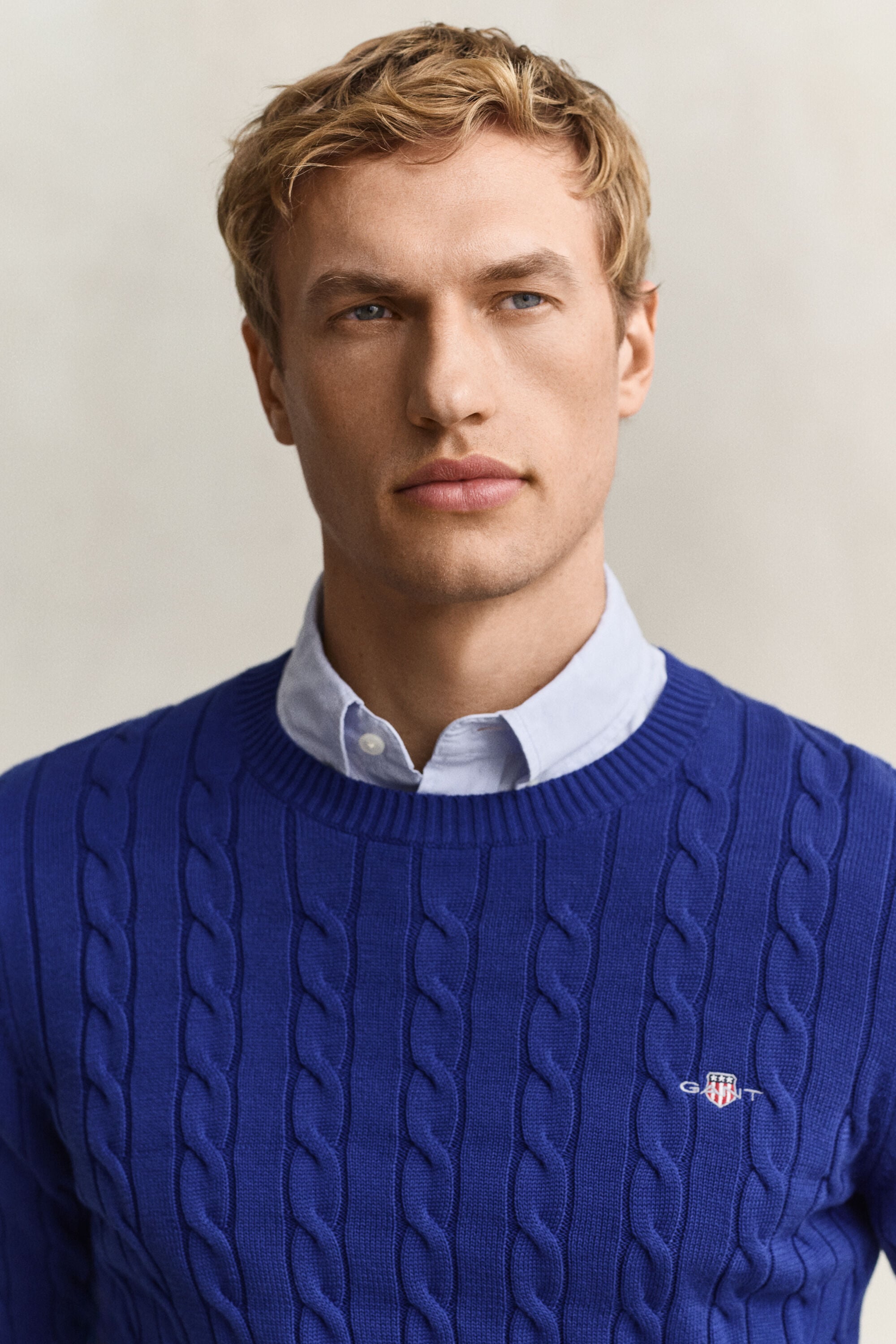 Maglia girocollo in cotone a trecce