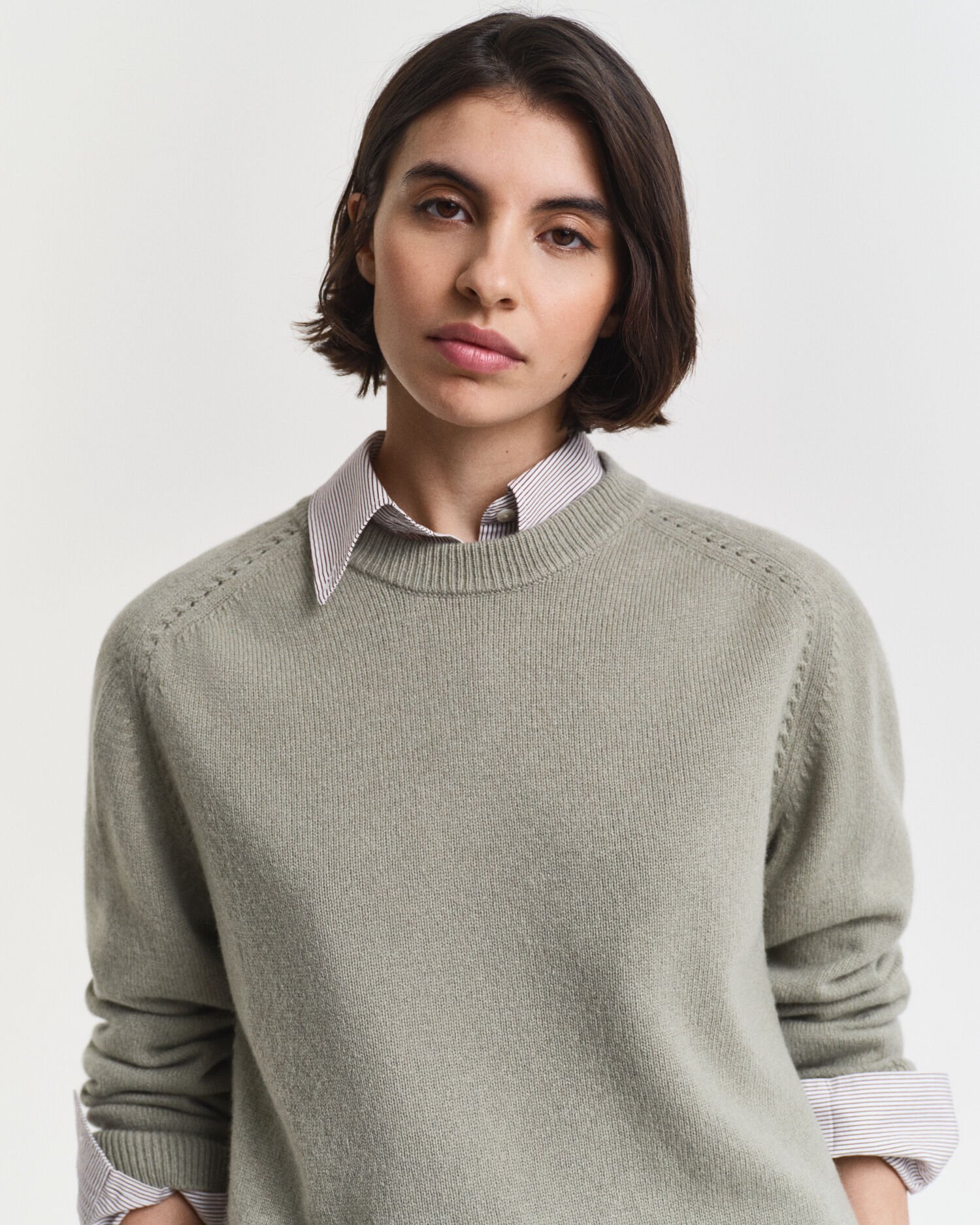 Maglia girocollo in morbida lana misto cashmere