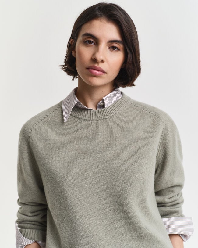 Maglia girocollo in morbida lana misto cashmere