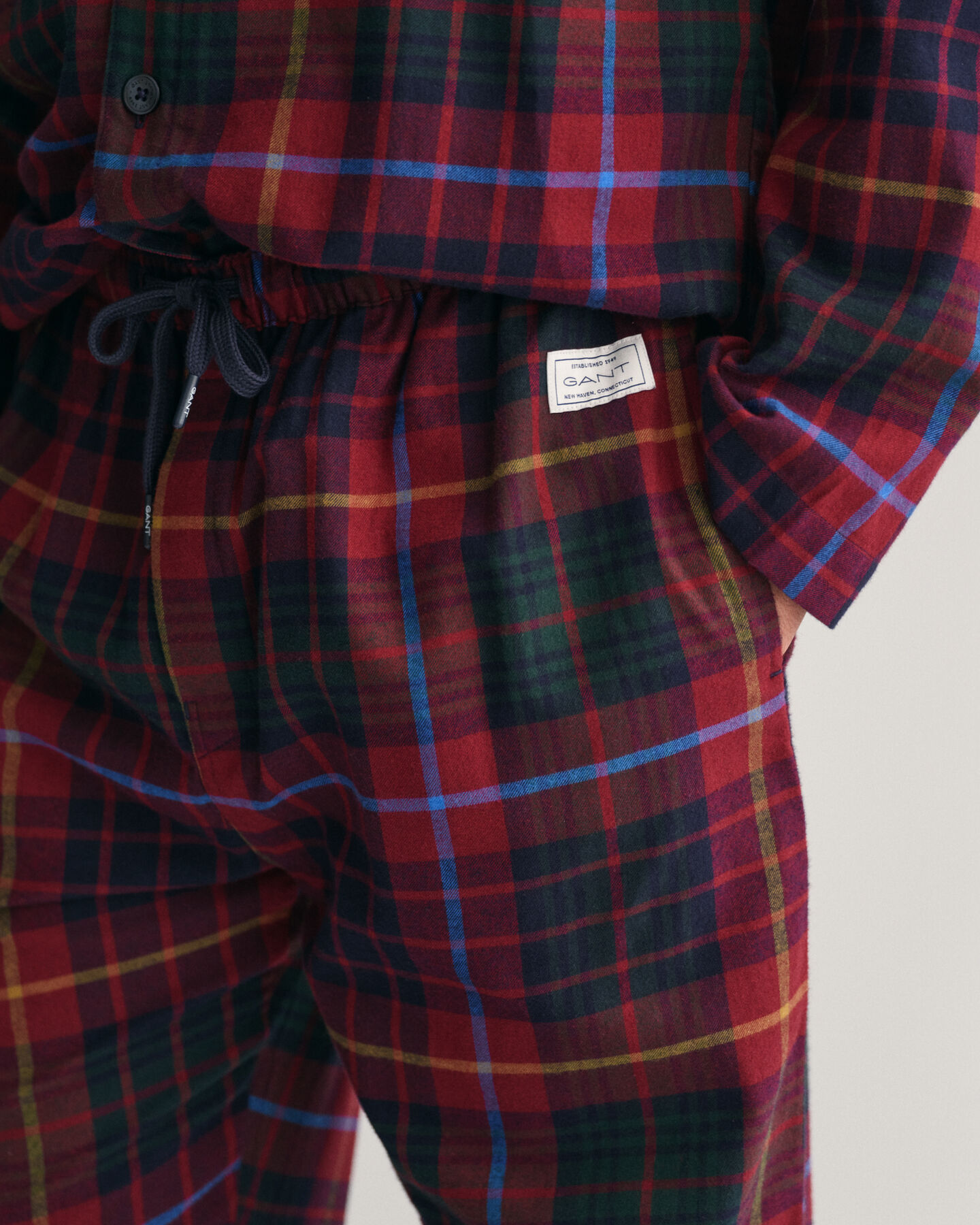 Confezione regalo con pigiama in flanella, pantaloni e camicia