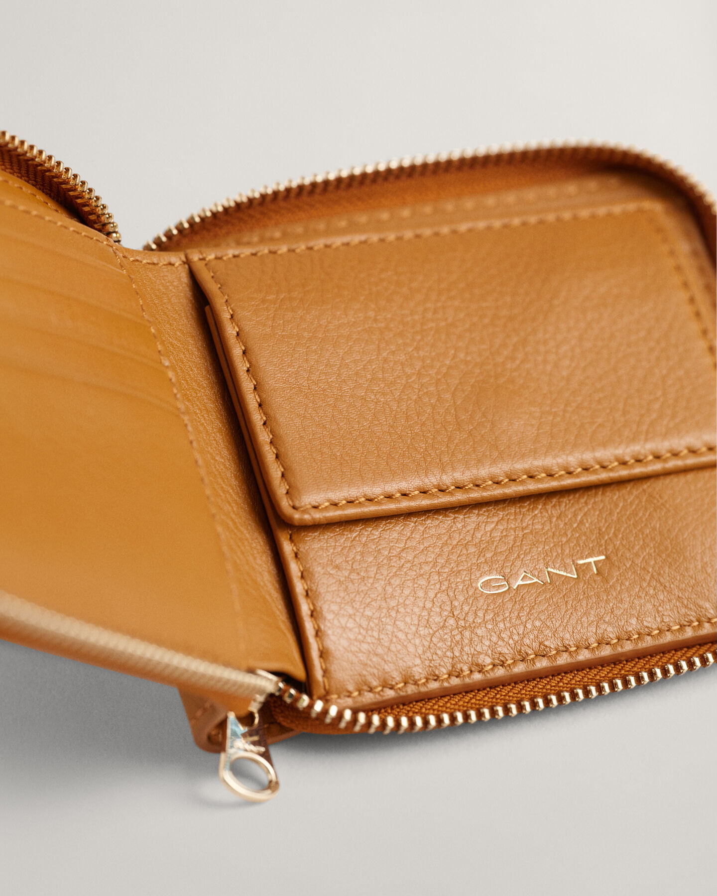 Portafoglio in pelle con zip