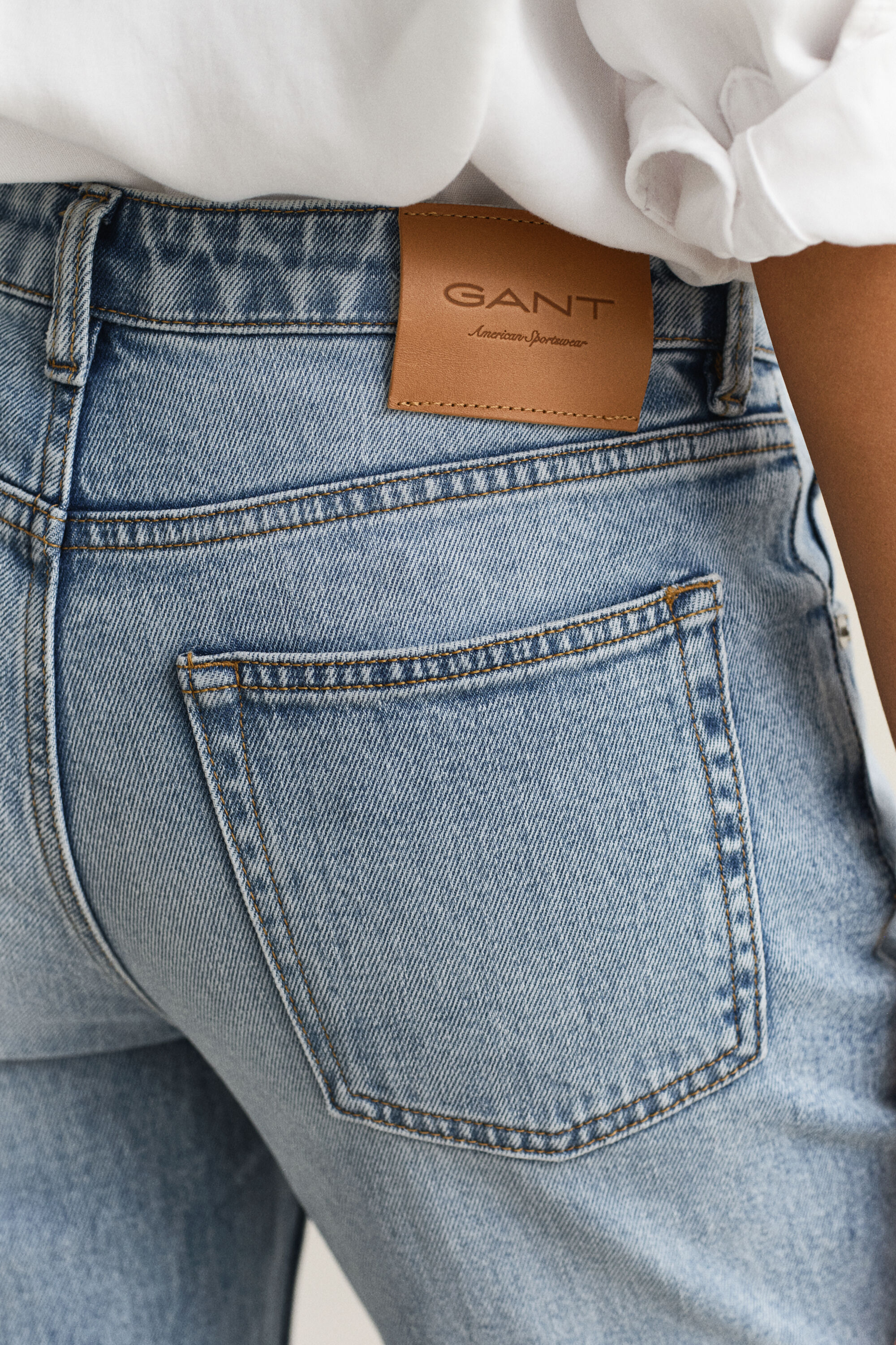 Jeans elasticizzati con gamba dritta
