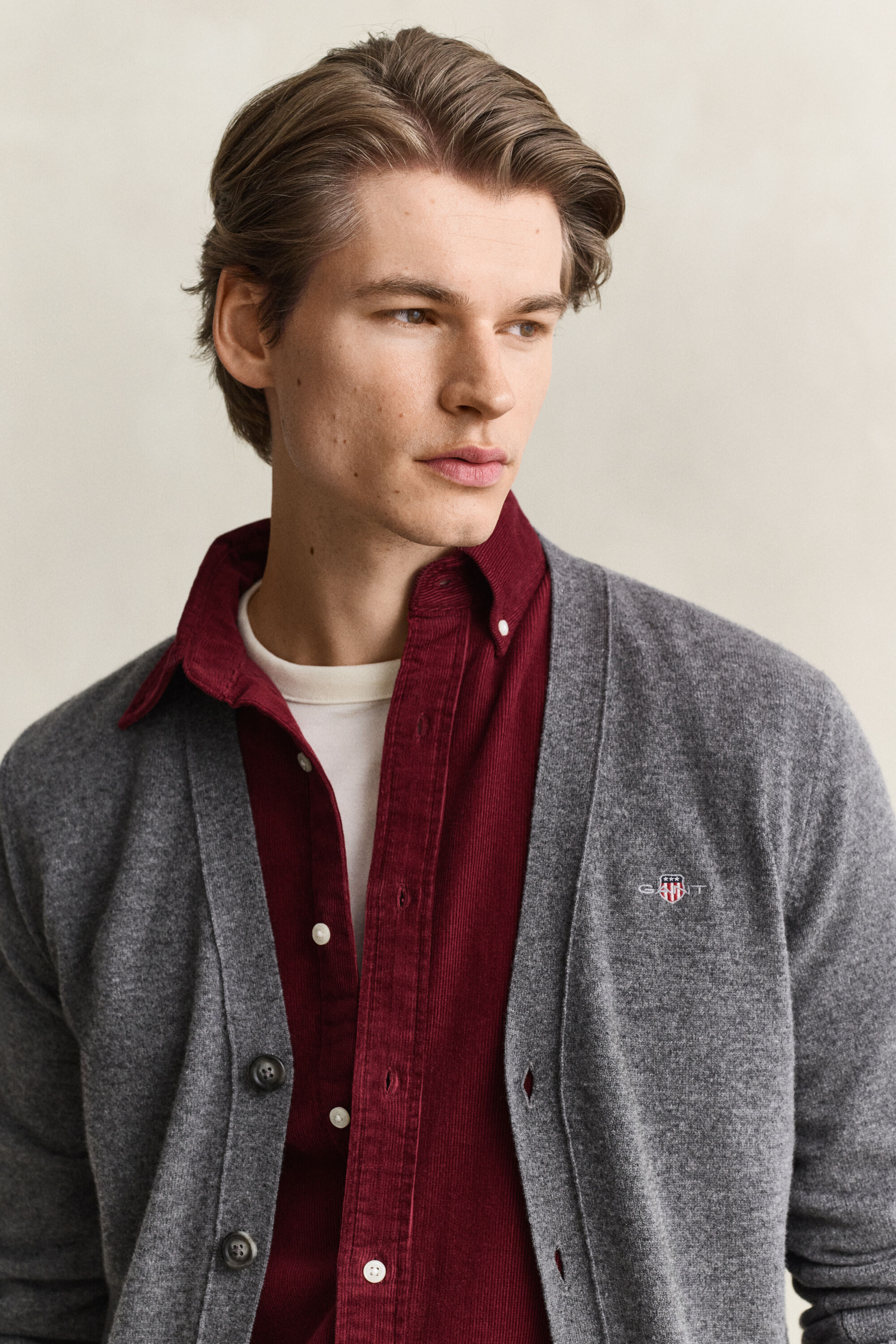 Cardigan con scollo a V in lana d’agnello