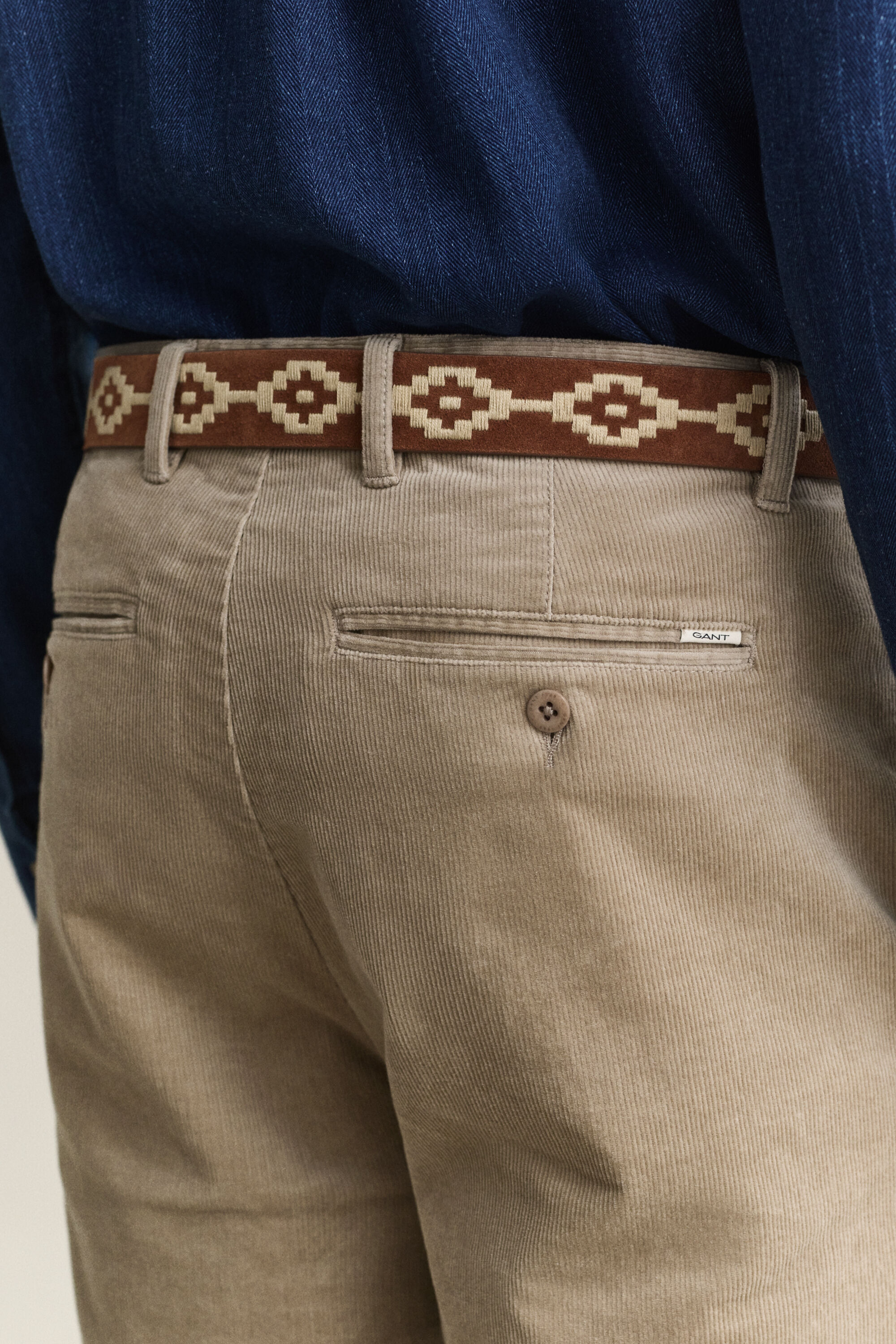 Pantaloni chino in velluto a coste regular