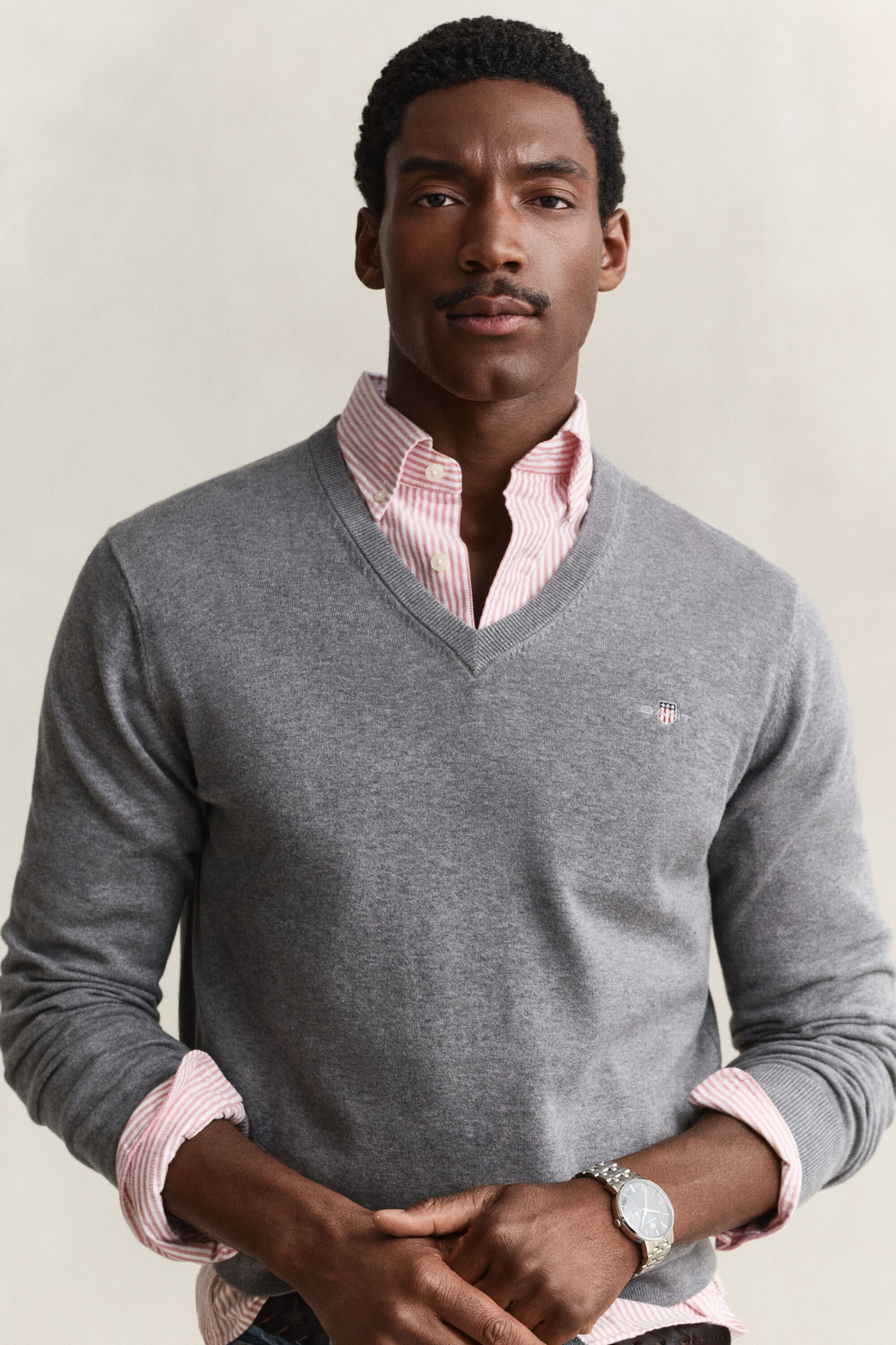 Maglia con scollo a V in cotone