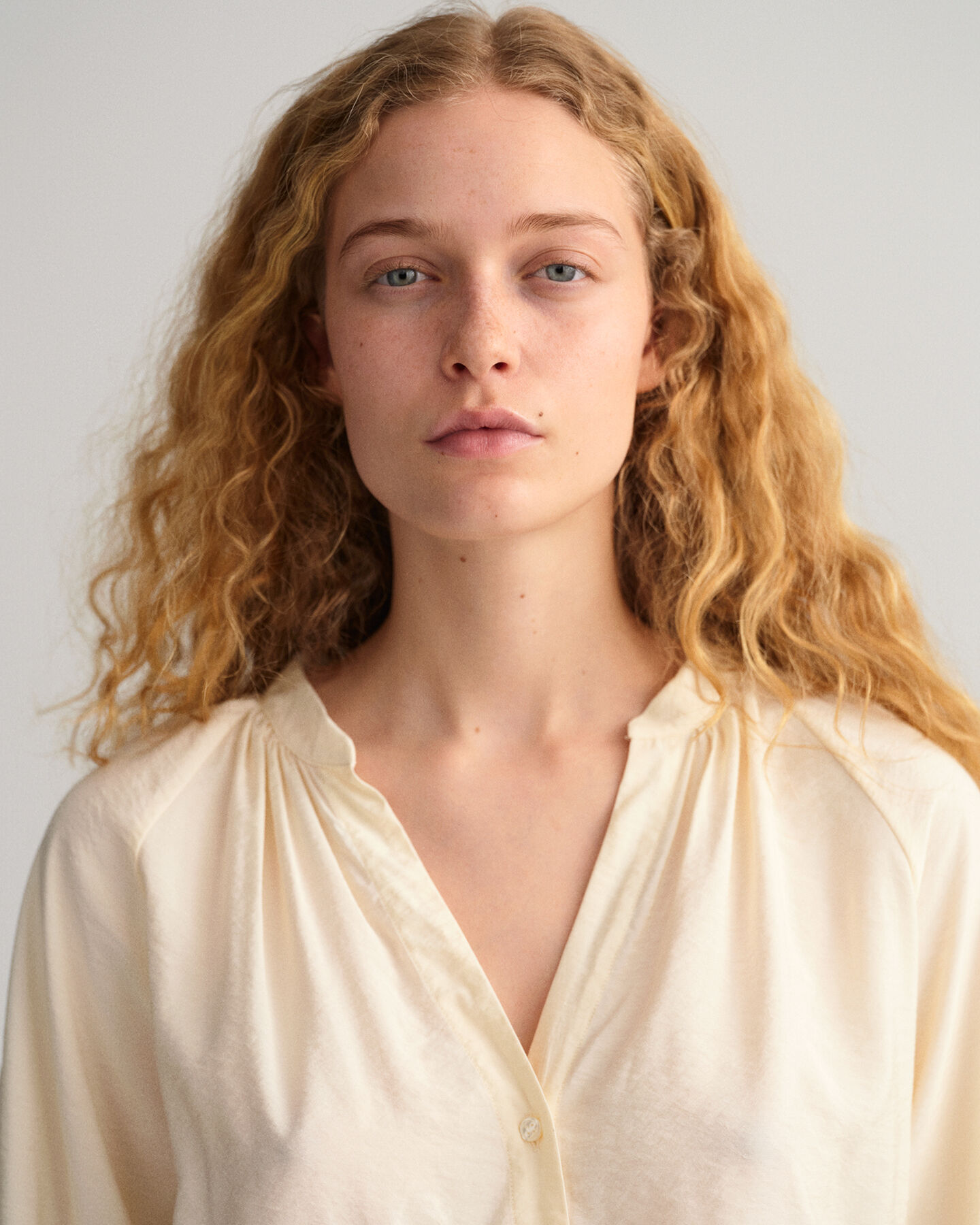 Camicetta con colletto alla coreana