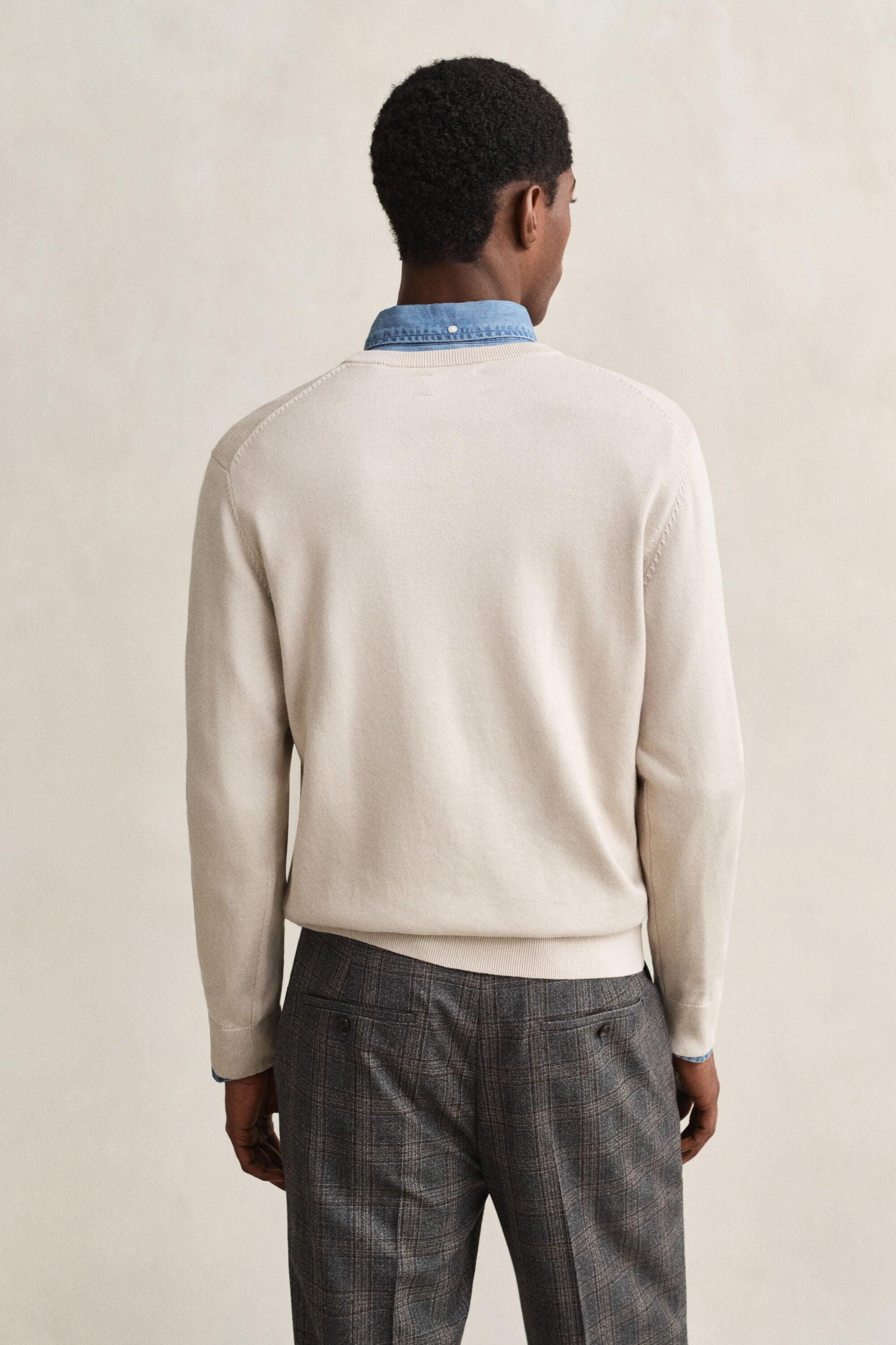 Maglia in cotone con scollo a V classico