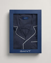 Confezione regalo con pigiama e camicia