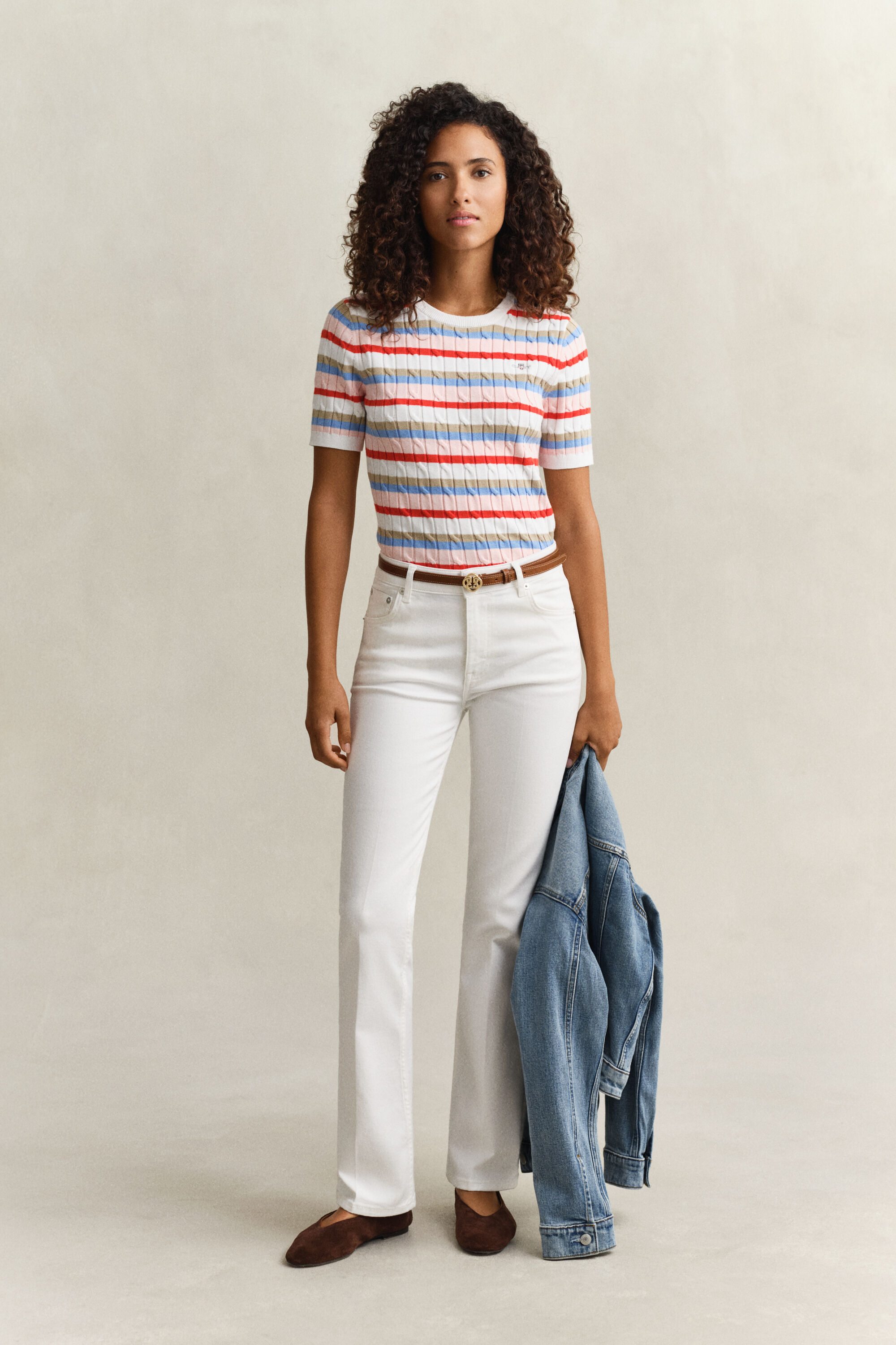 Maglia a righe a trecce con maniche corte