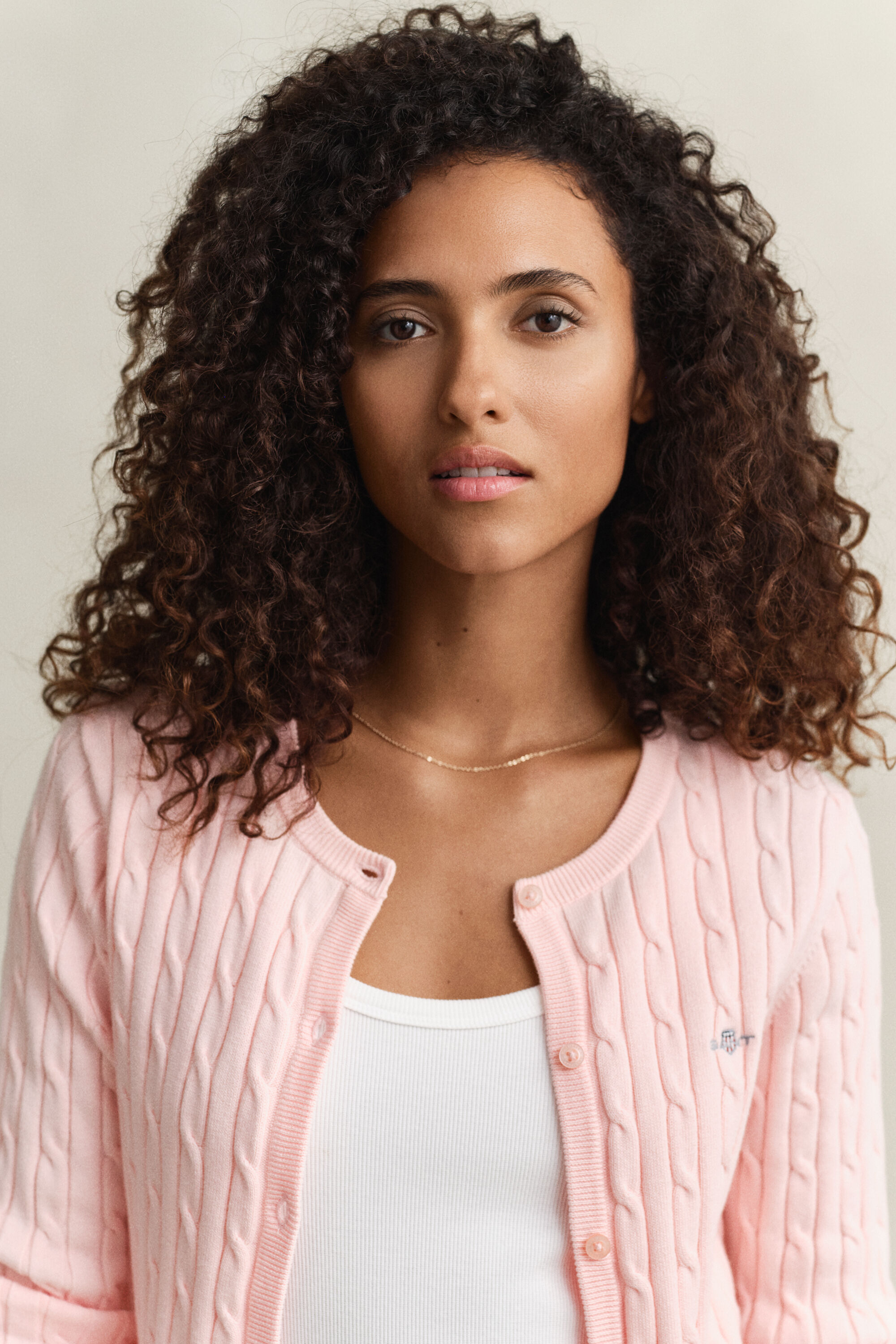 Cardigan in maglia con lavorazione a trecce