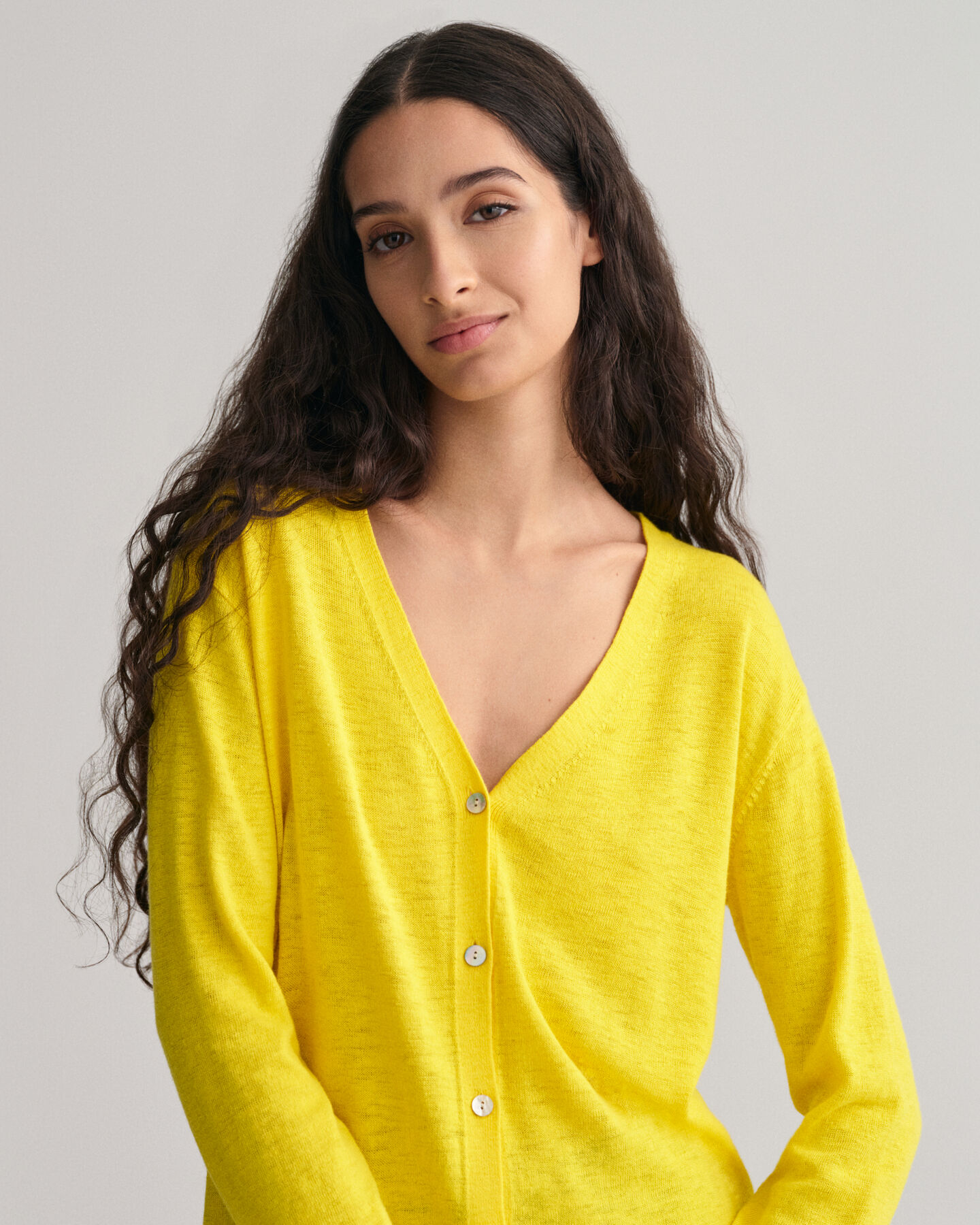 Cardigan con profondo scollo a V in misto lino