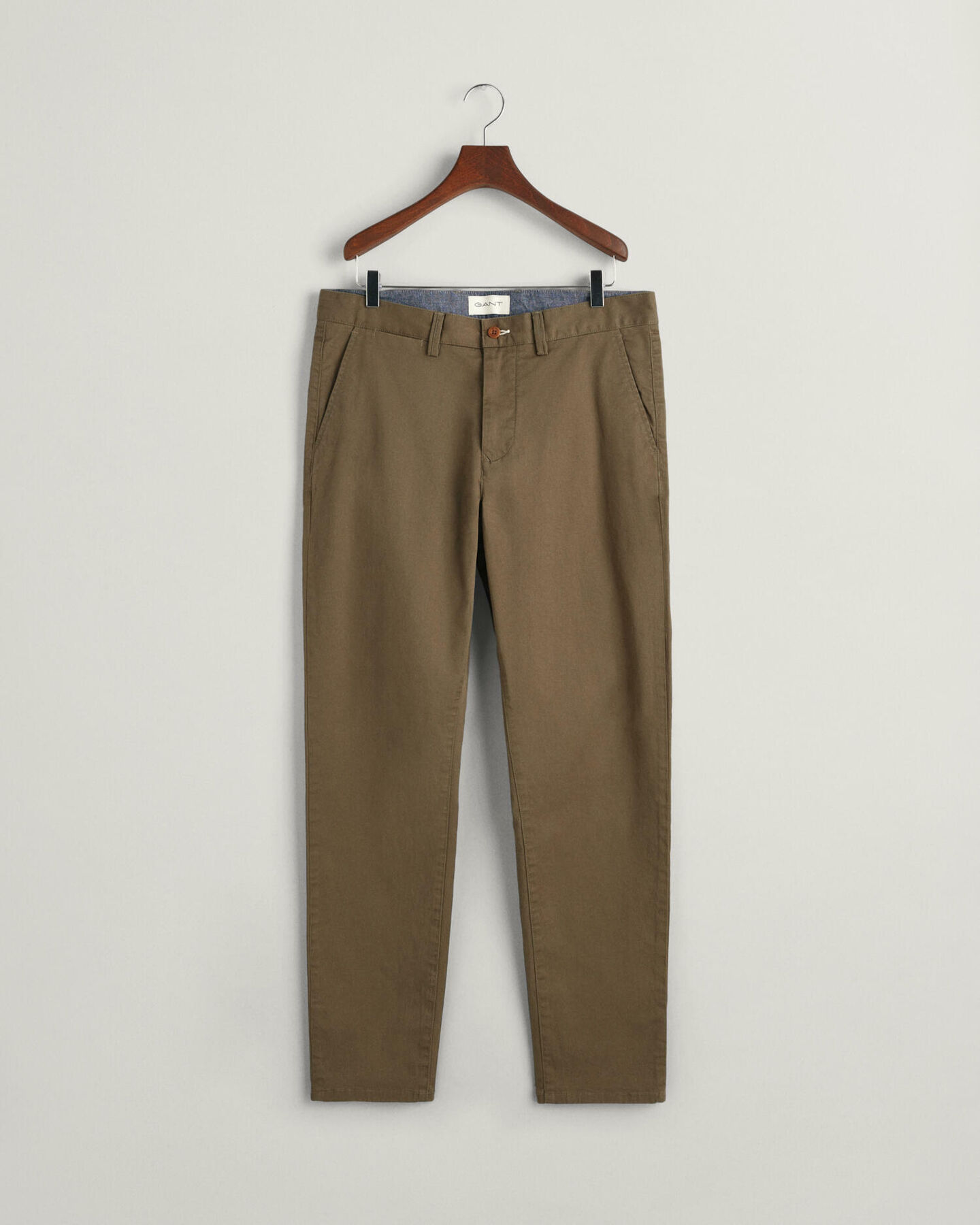 Pantaloni chino in twill stretti in fondo
