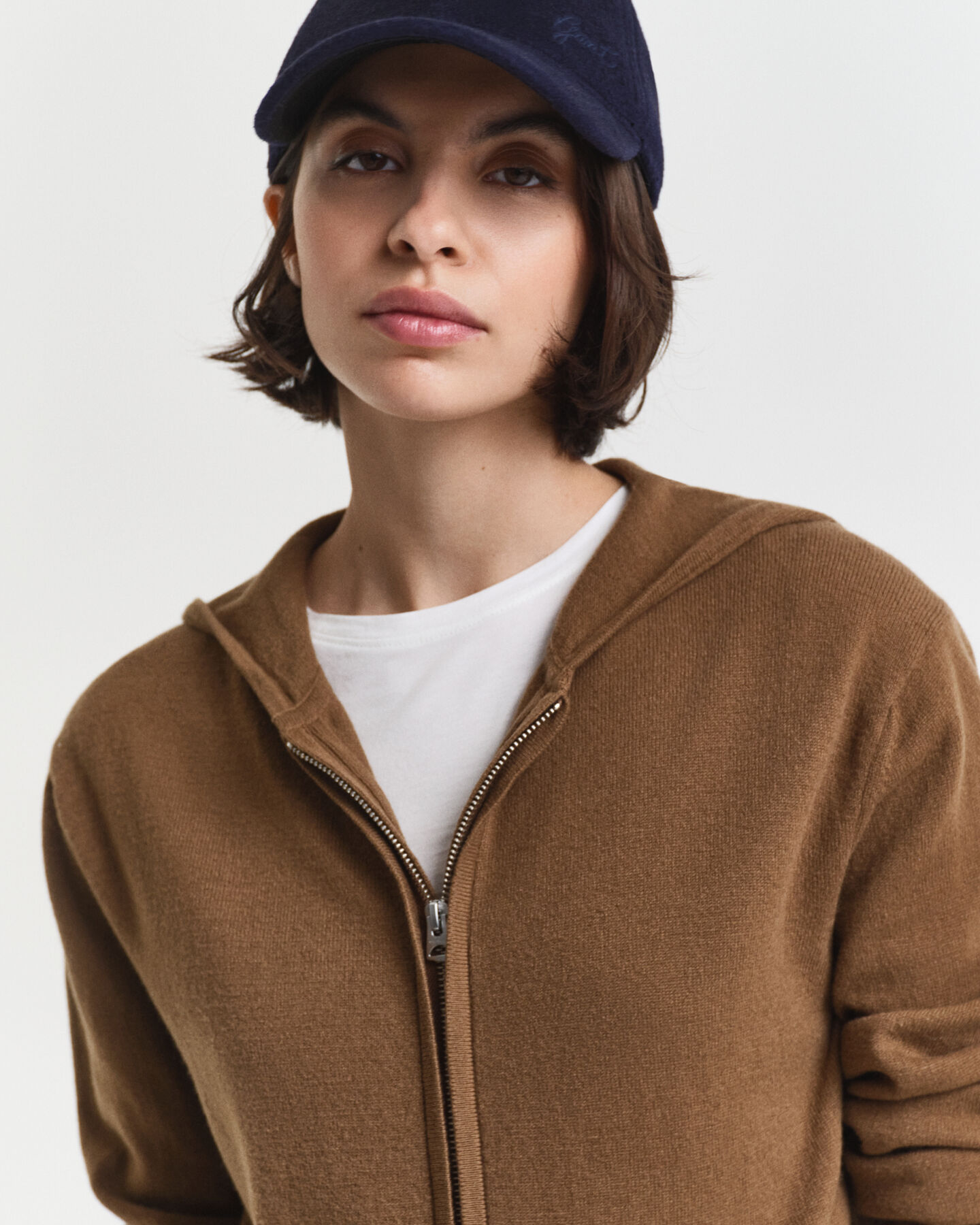 Felpa con zip e cappuccio in finissima lana d'agnello