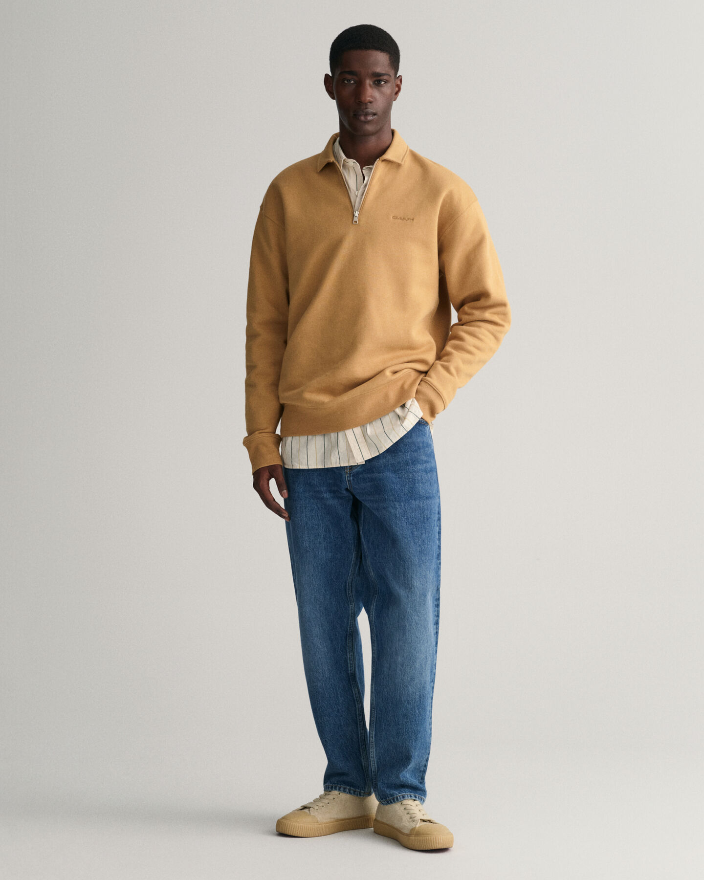 Felpa GANT Icon con zip corta