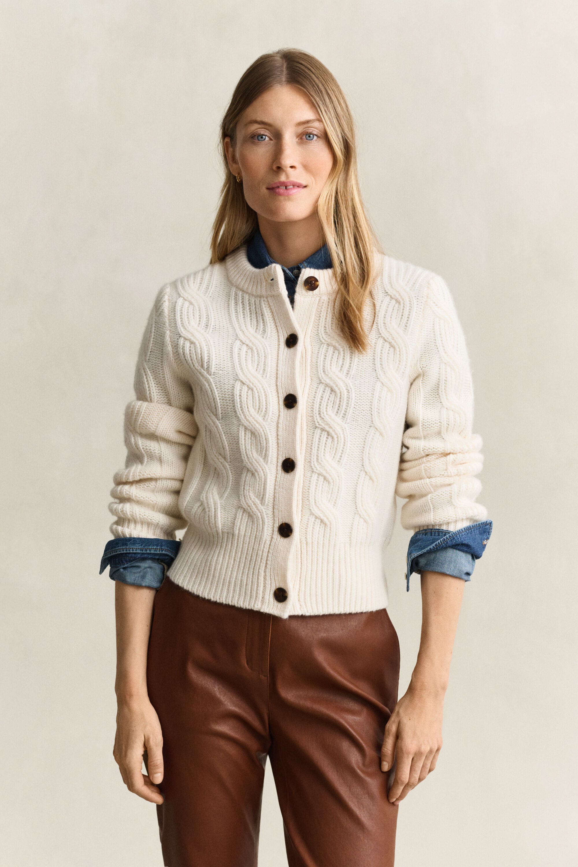 Cardigan in misto lana con lavorazione a trecce