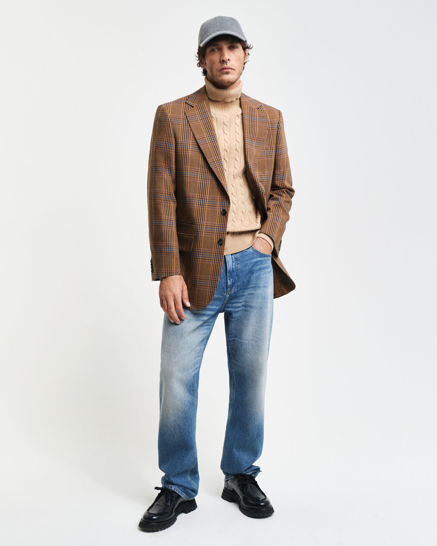 Maglia a collo alto in cotone a trecce