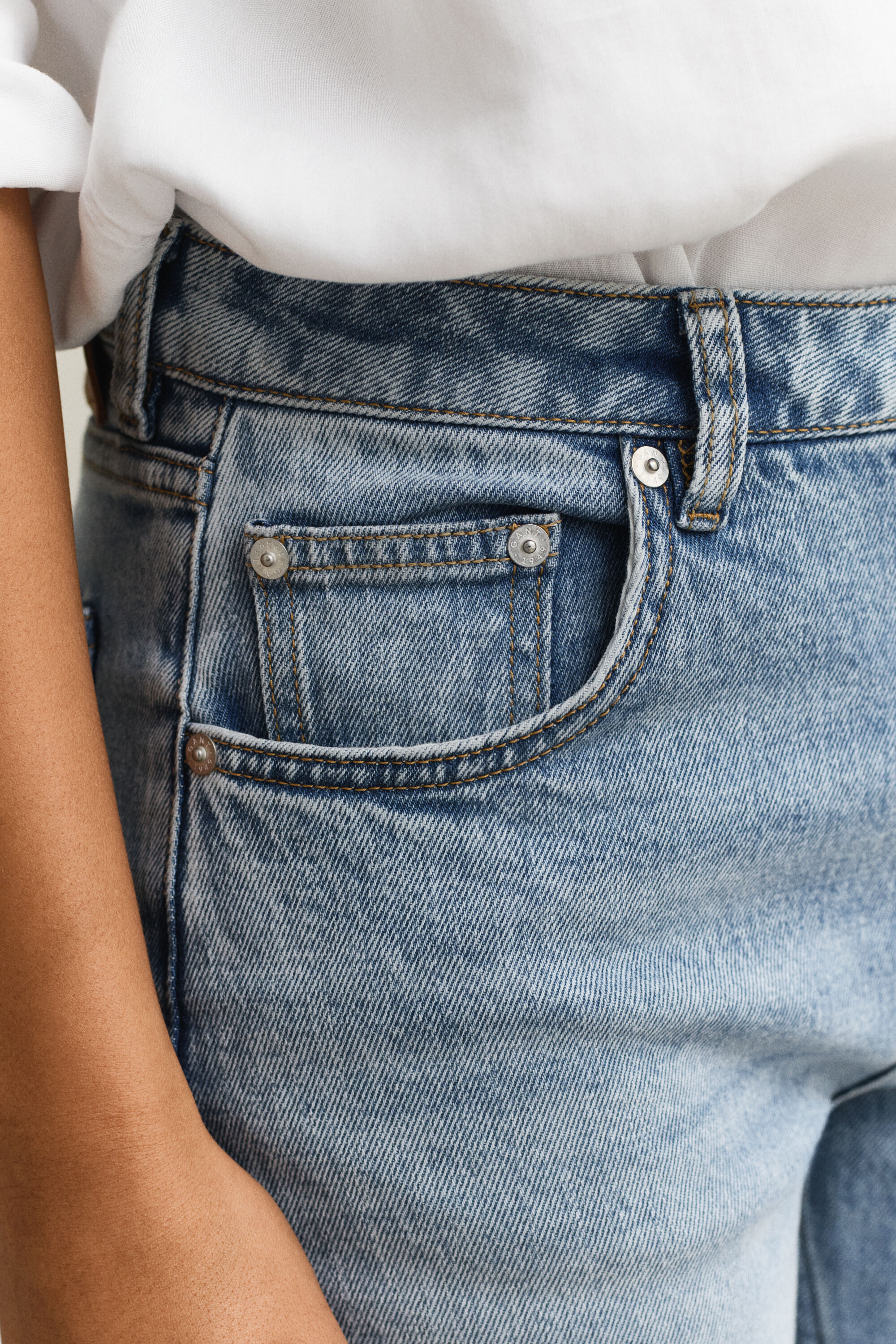 Jeans elasticizzati con gamba dritta