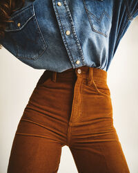 Jeans Bootcut Wrangler x GANT in velluto a coste