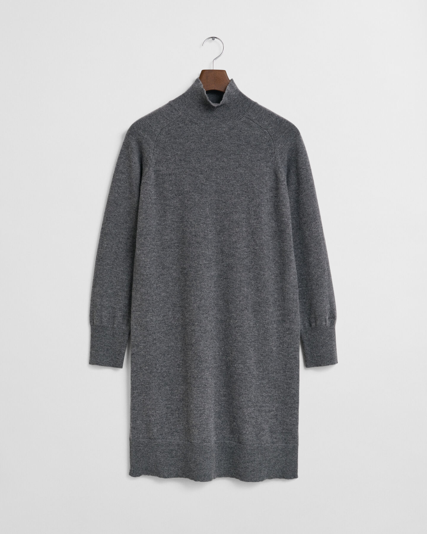 Abito in pregiata e finissima lana d’agnello lavorata a maglia