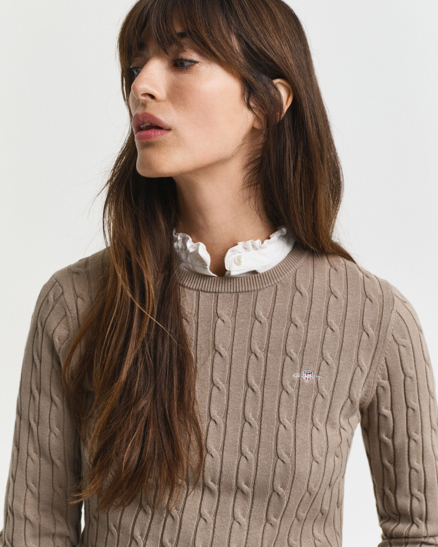 Maglia girocollo in cotone elasticizzato a trecce