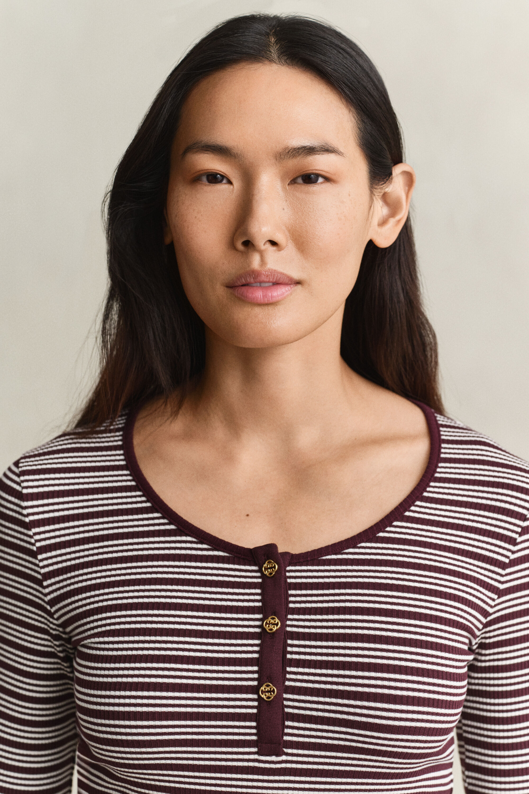 Maglia Henley a coste a maniche lunghe
