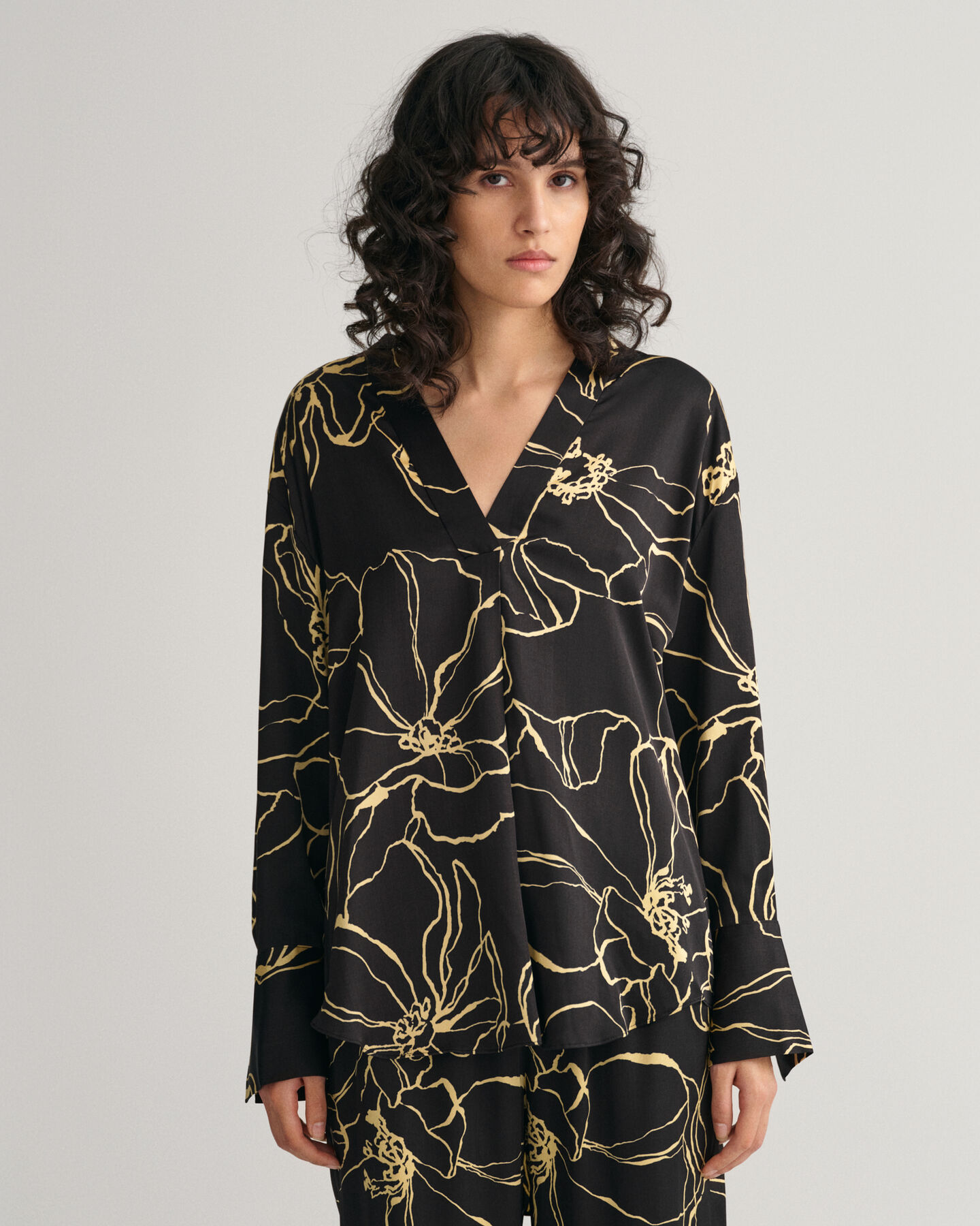 Blusa con scollo a V Line Drawing