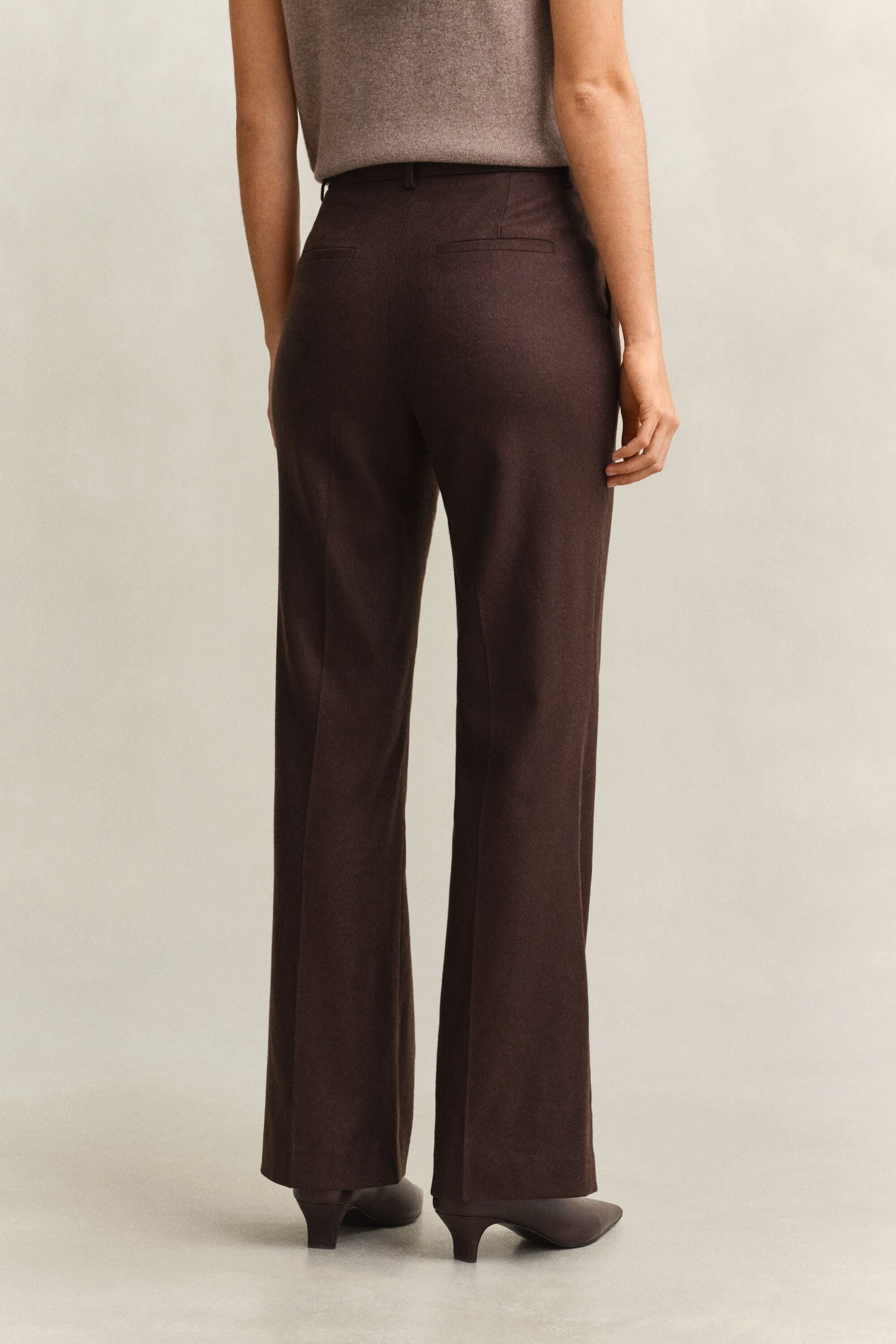 Pantaloni slim svasati in flanella