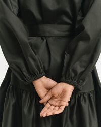 Abito a maniche lunghe in morbido raso di cotone