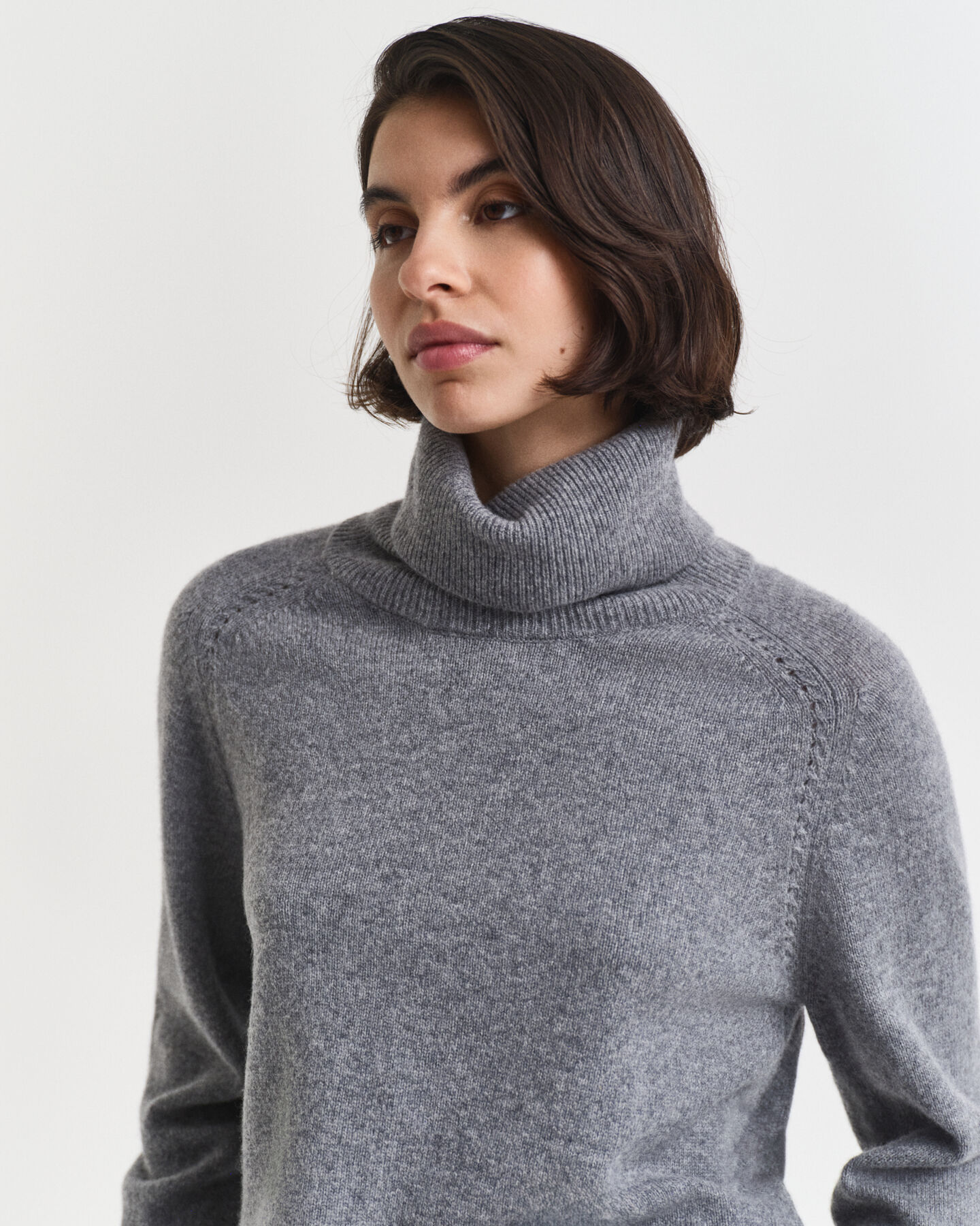 Maglia a collo alto in morbido lana misto cashmere