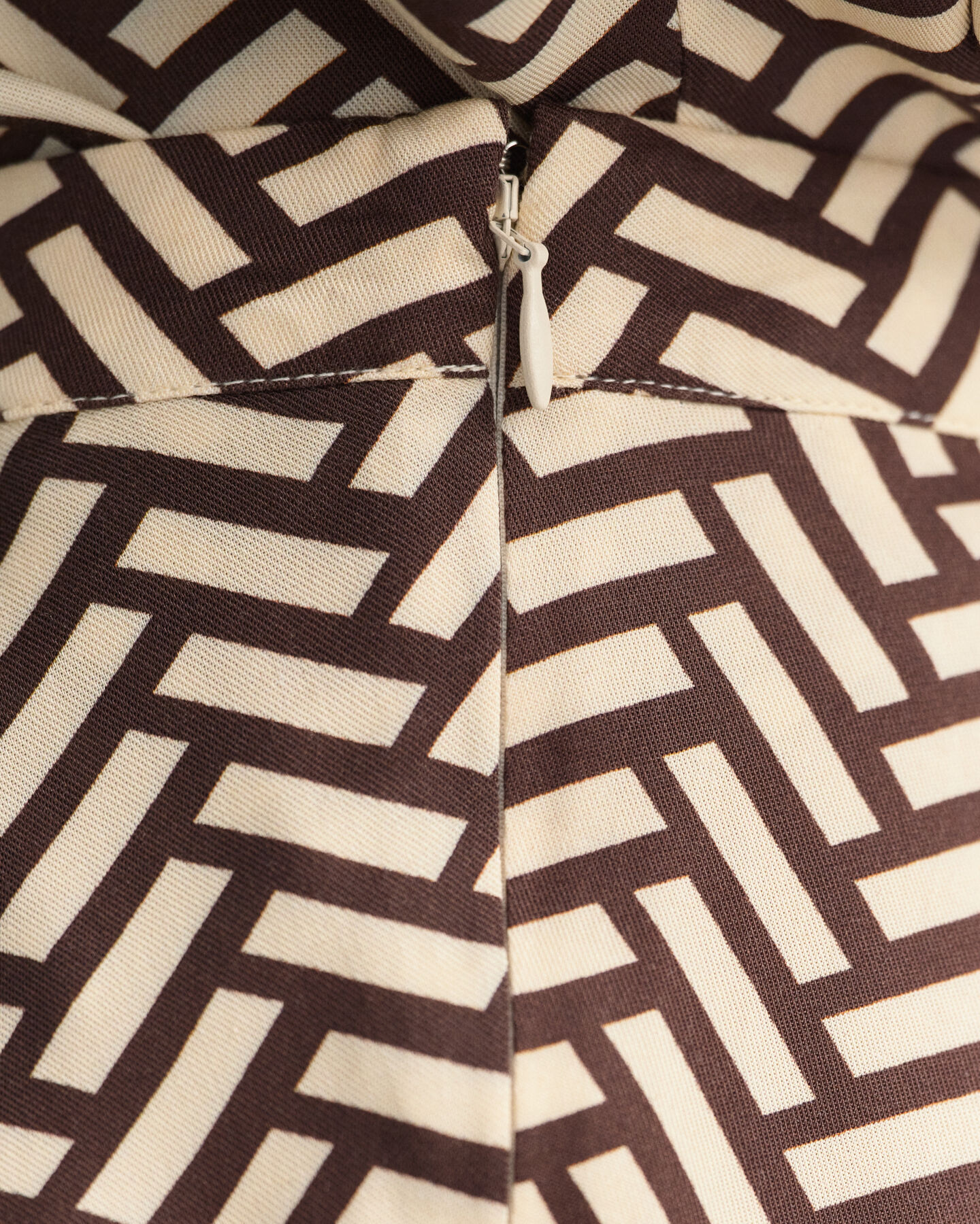 Gonna con linea ad A Geometric