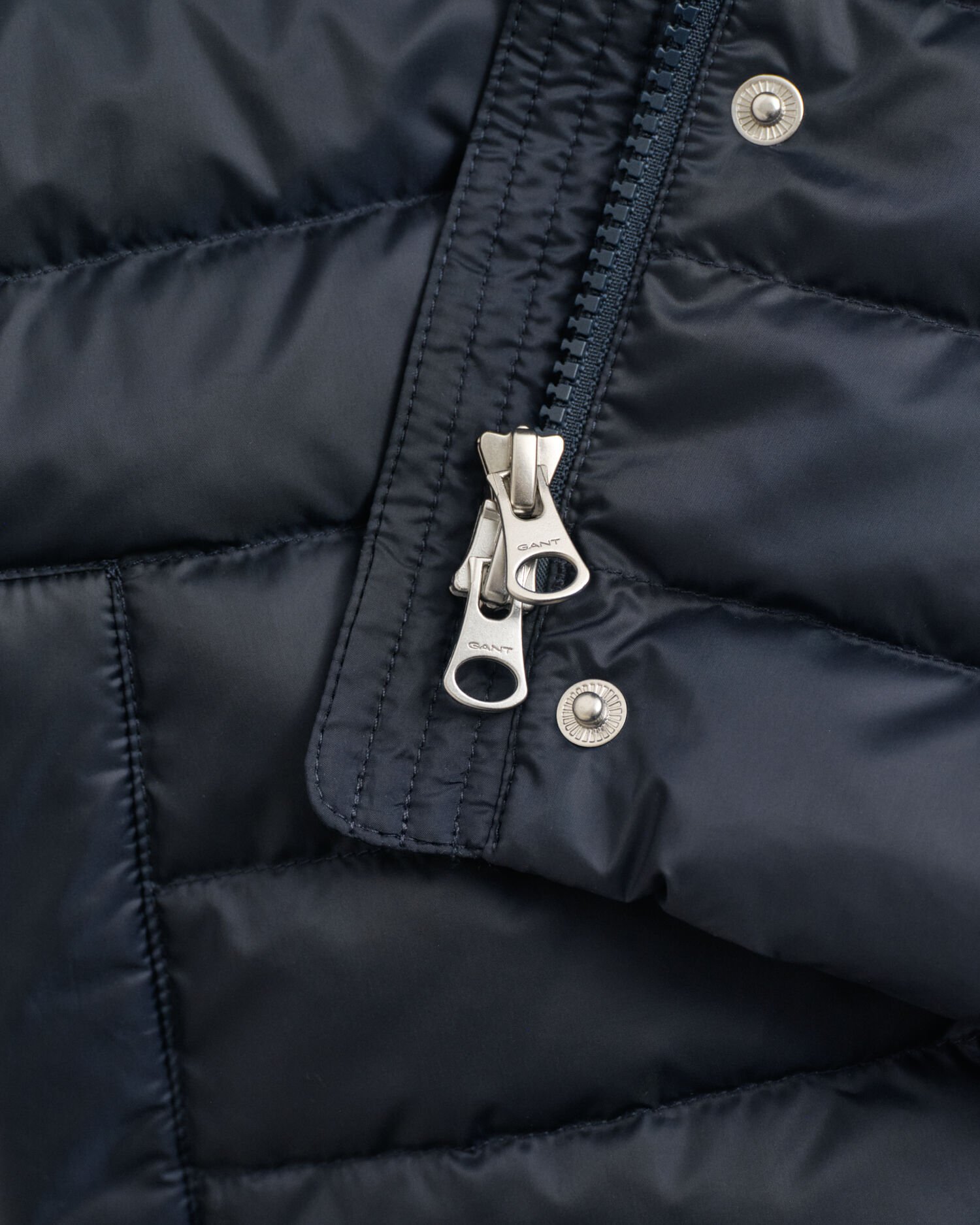 Smanicato leggero in piumino