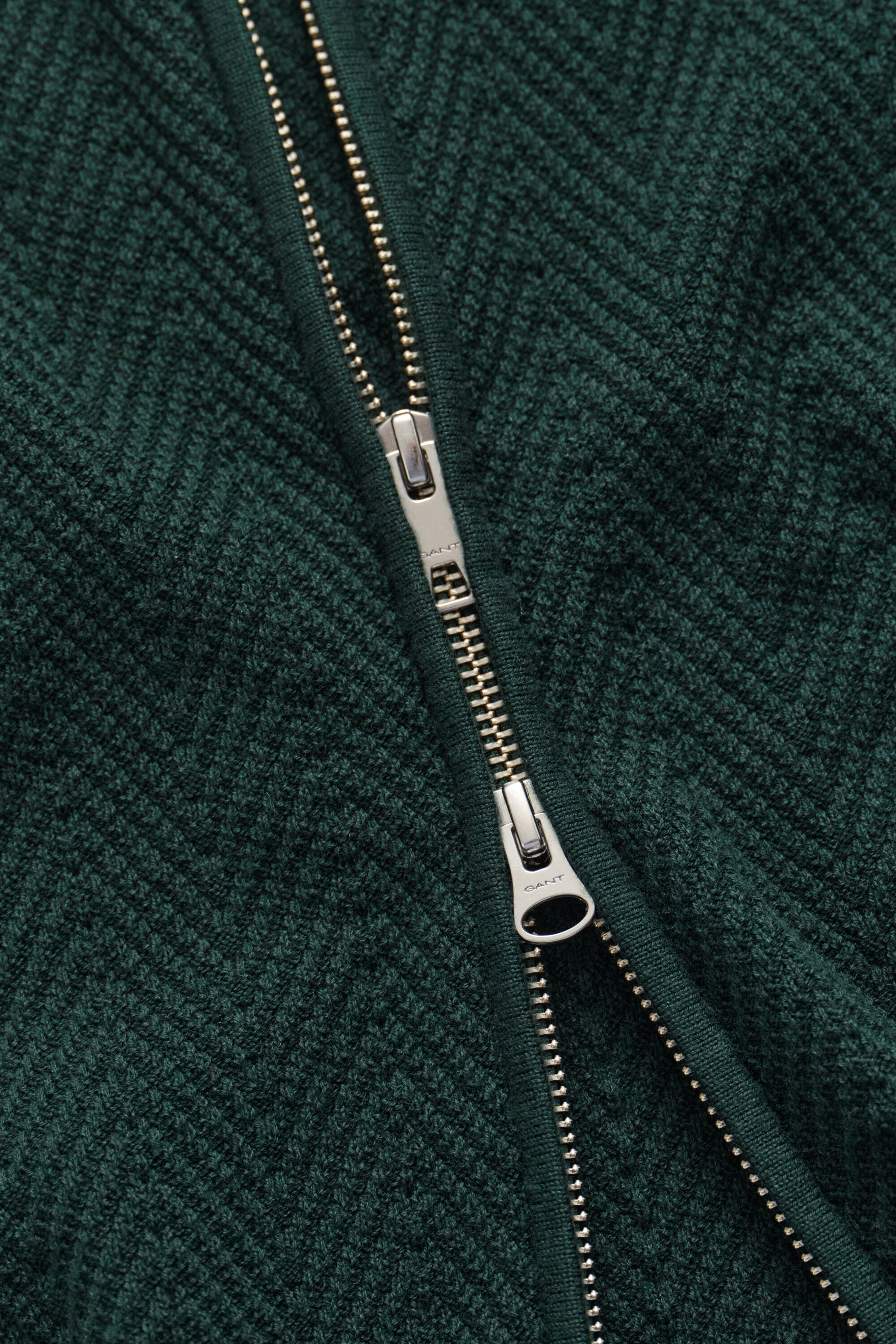 Cardigan con zip e motivo a spina di pesce