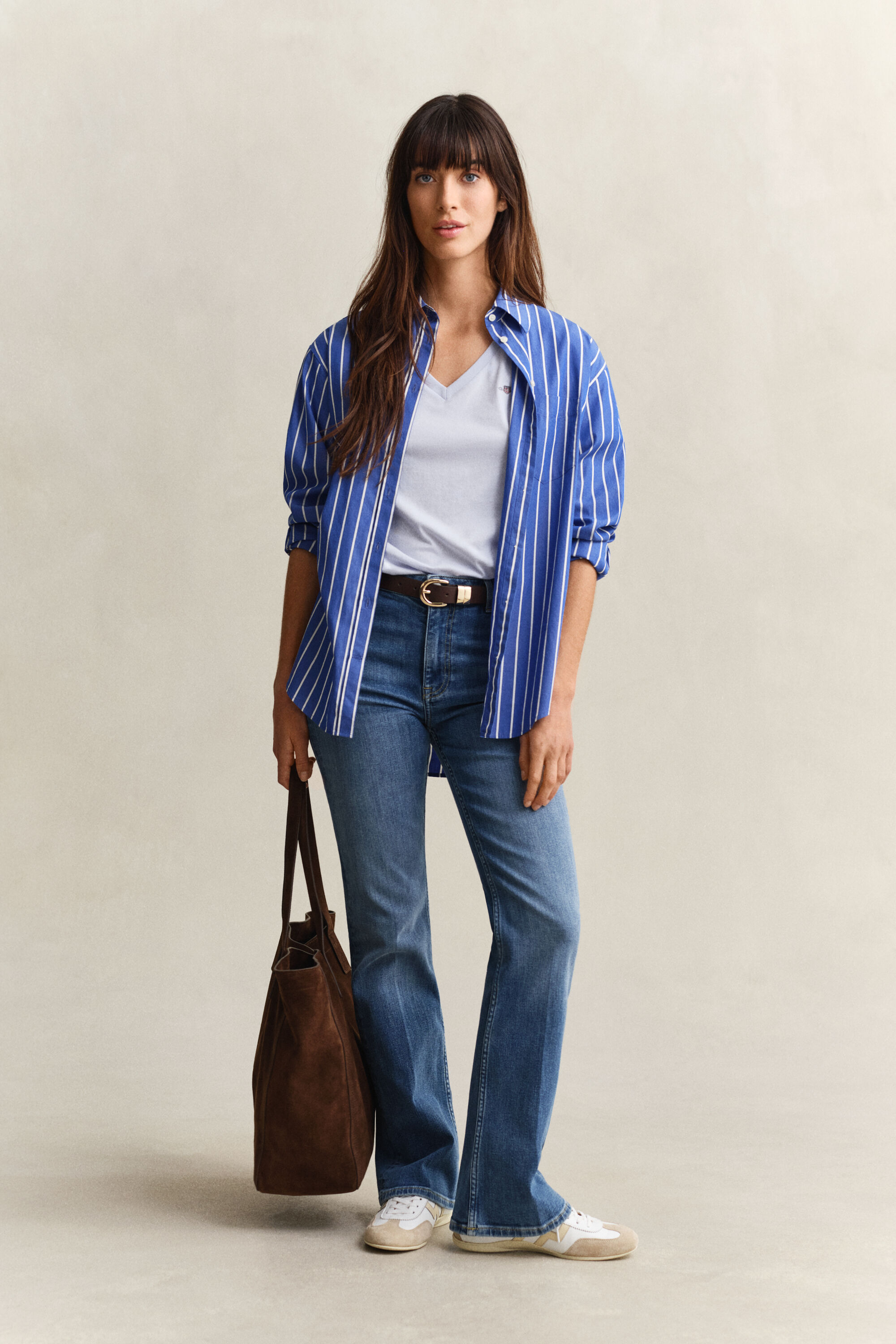 T-shirt Shield con scollo a V