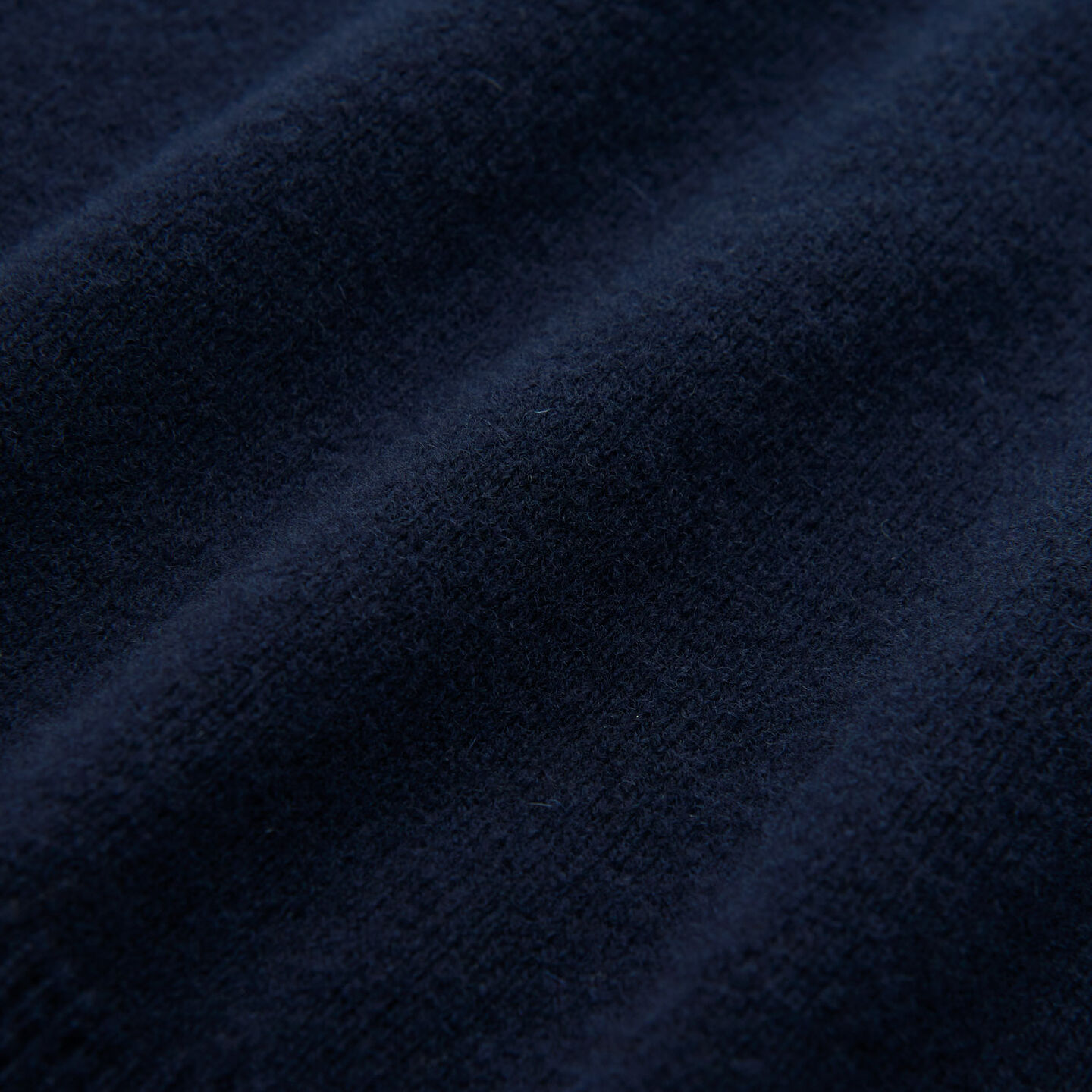 Maglia girocollo in lana d’agnello extrafine